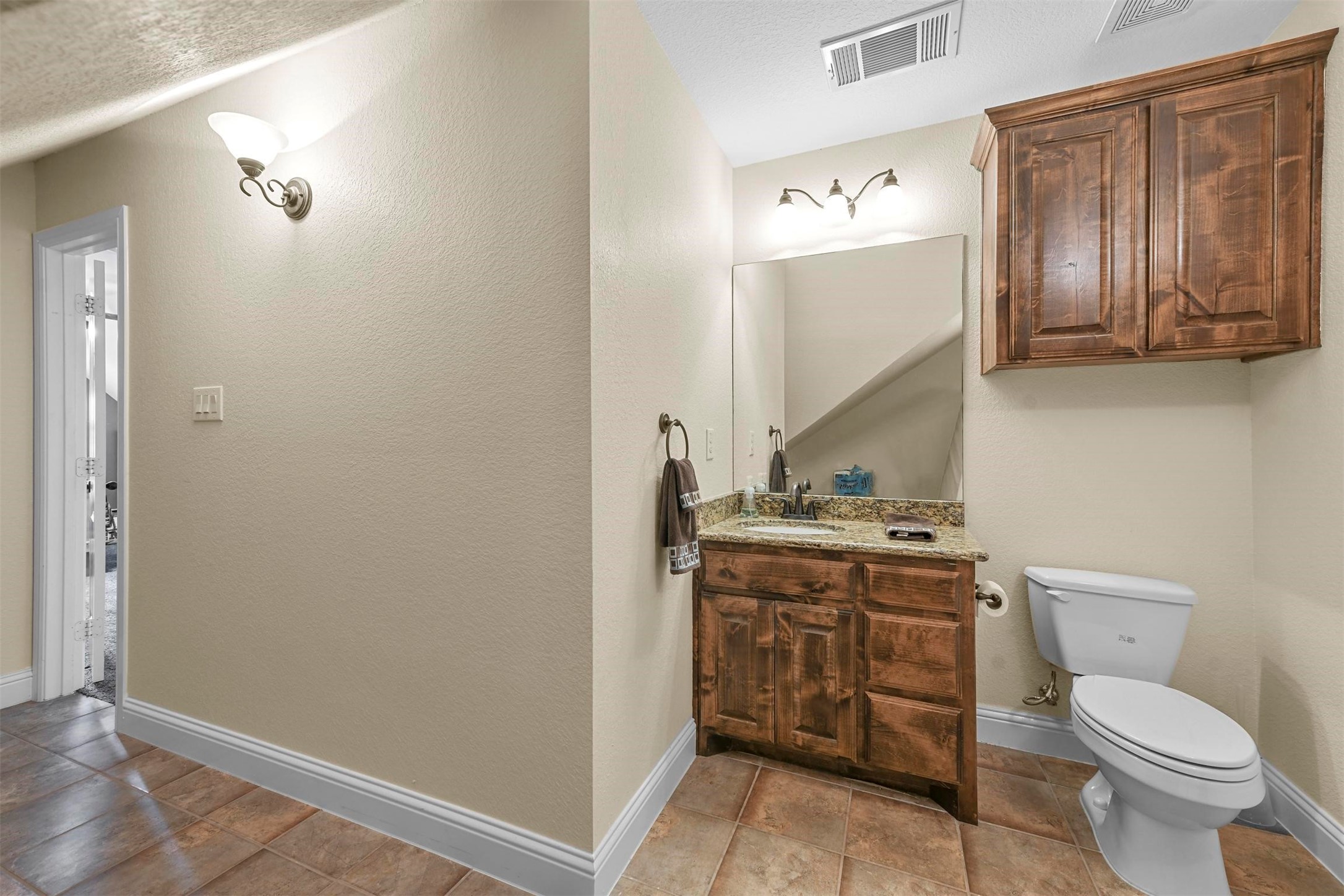 133 Williamsburg Lane