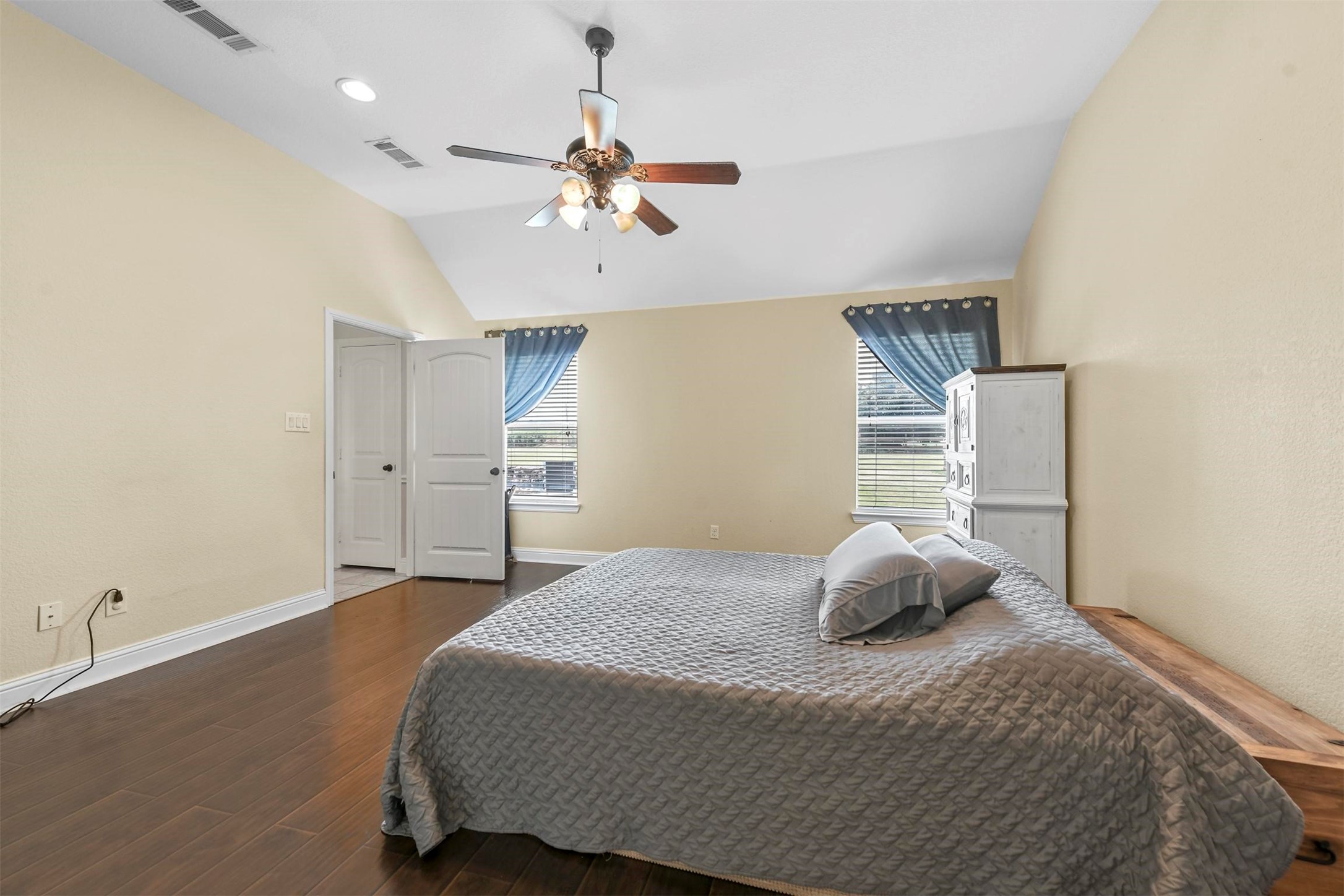 133 Williamsburg Lane