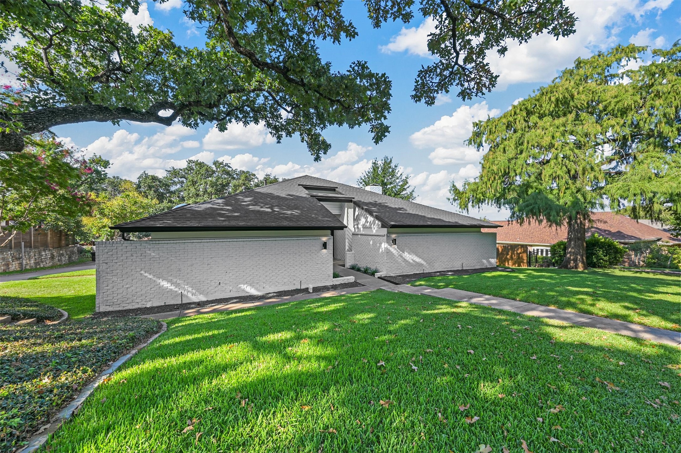 1217 Crest Drive