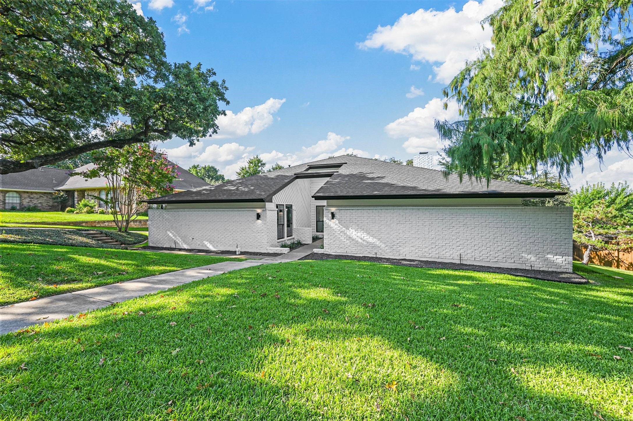 1217 Crest Drive