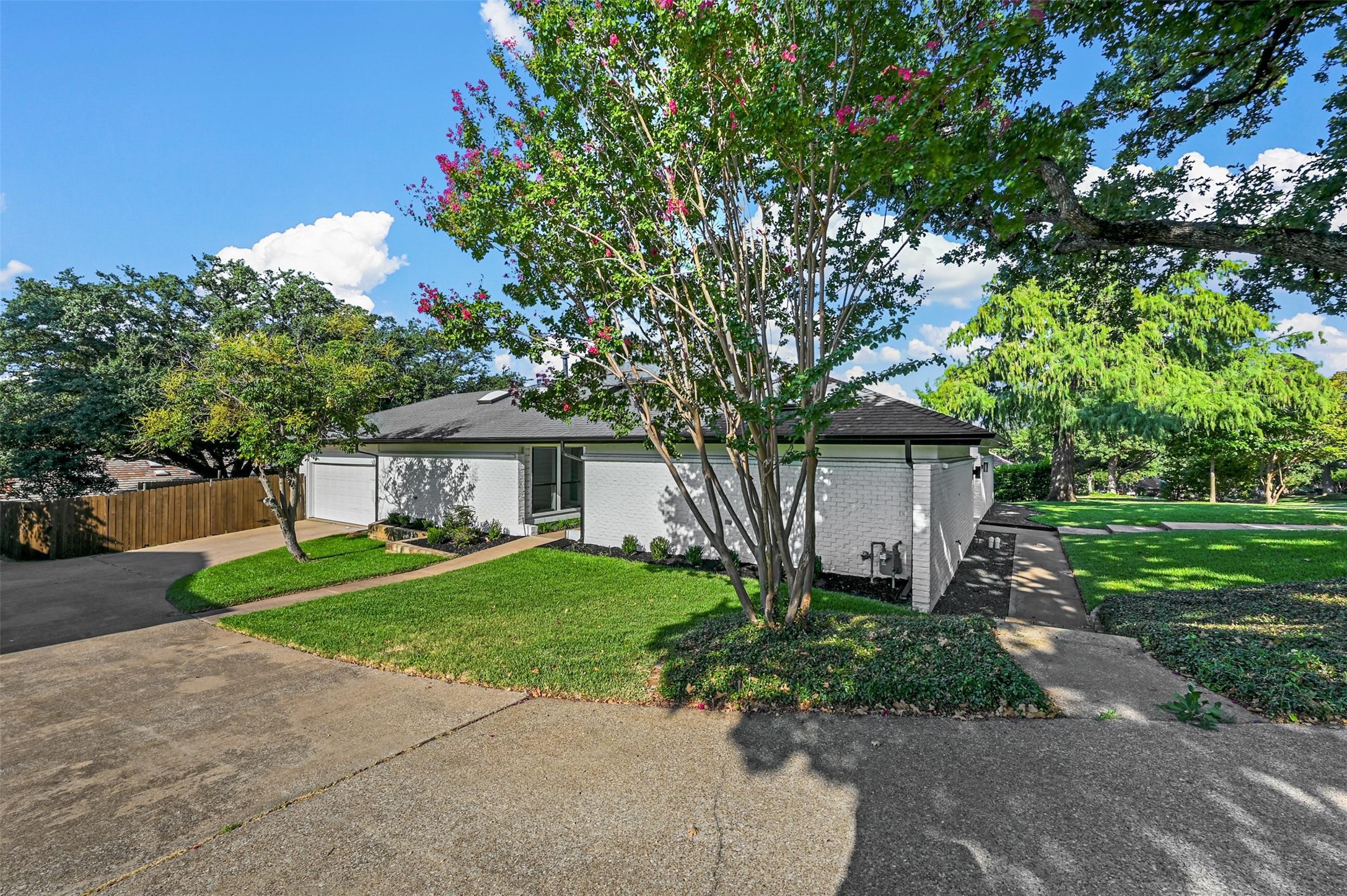 1217 Crest Drive