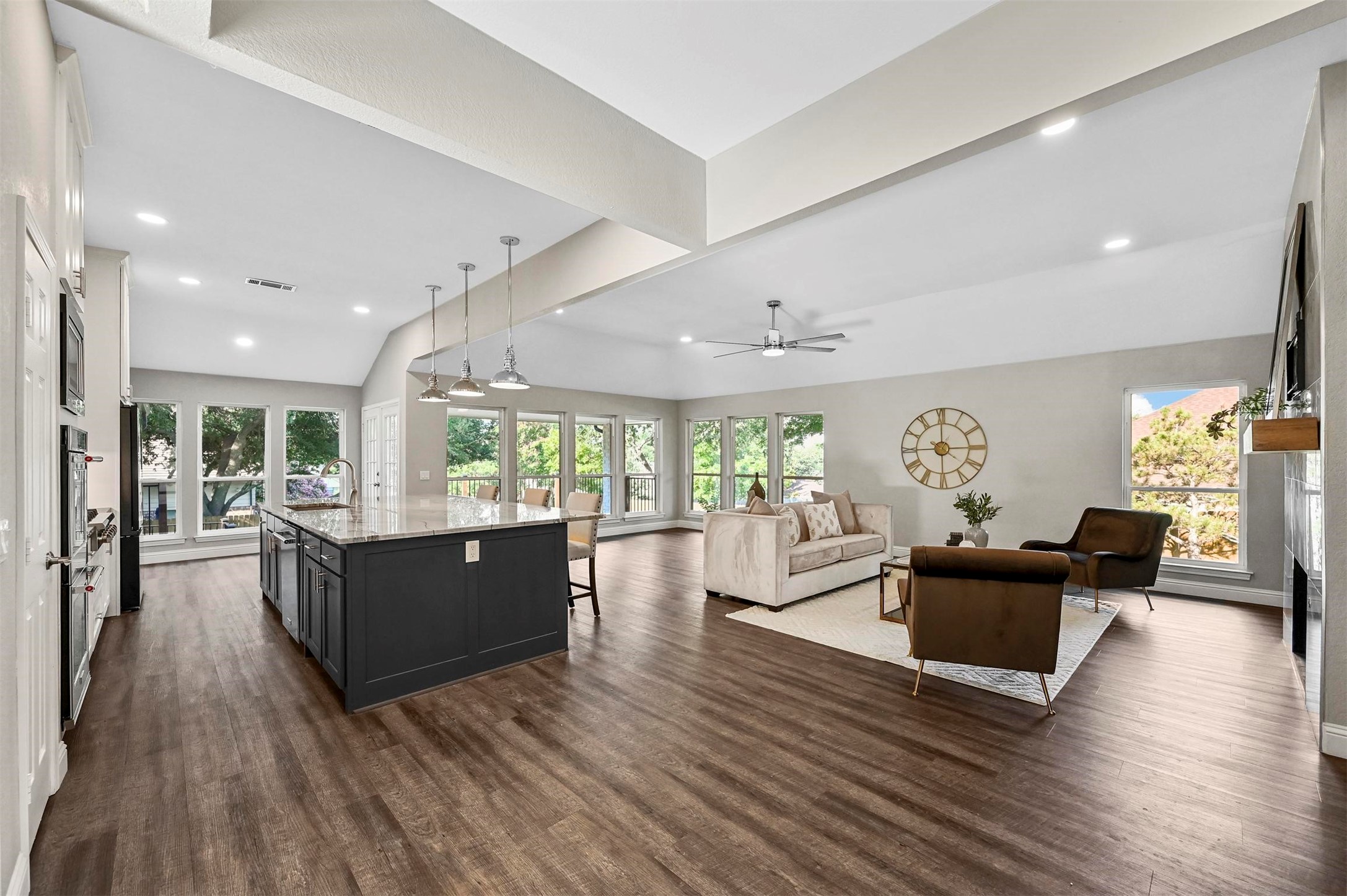 1217 Crest Drive