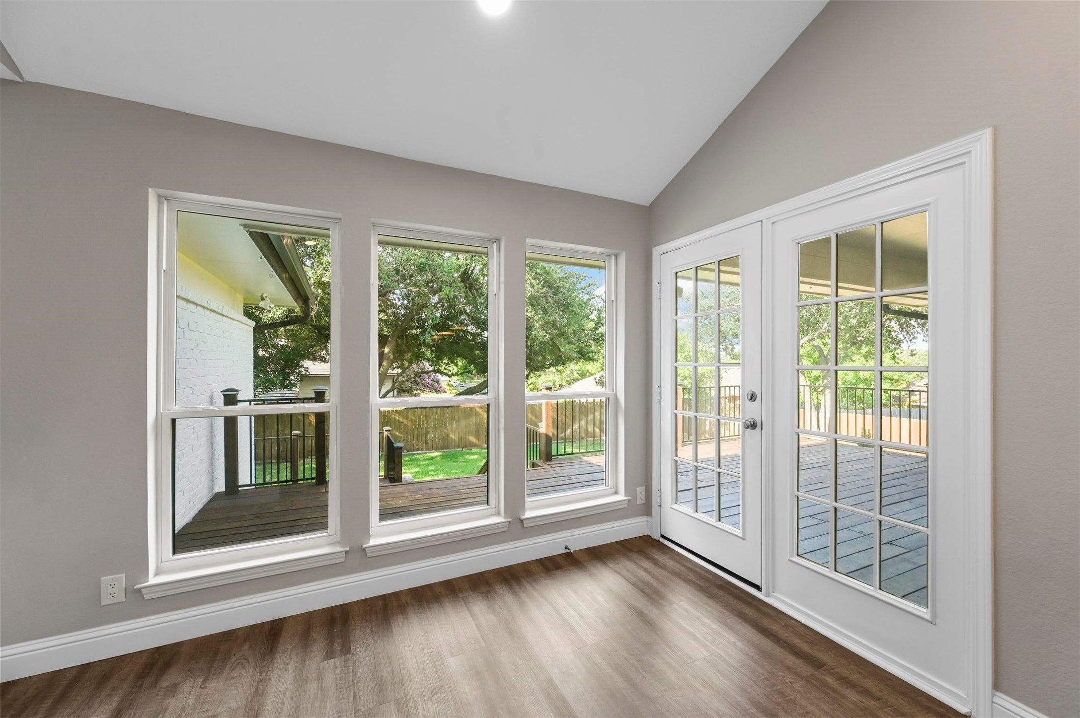 1217 Crest Drive
