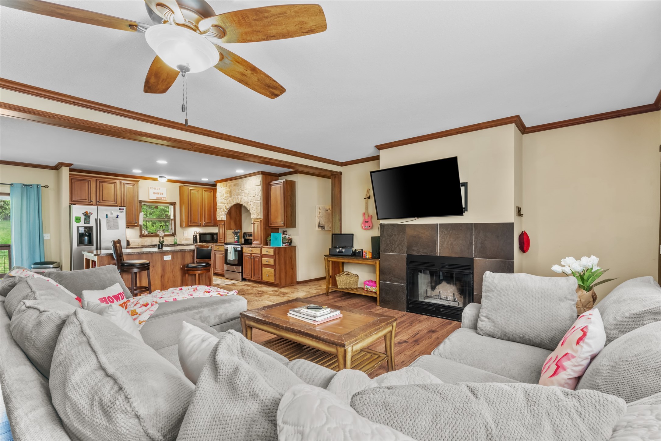2518 River View Trail