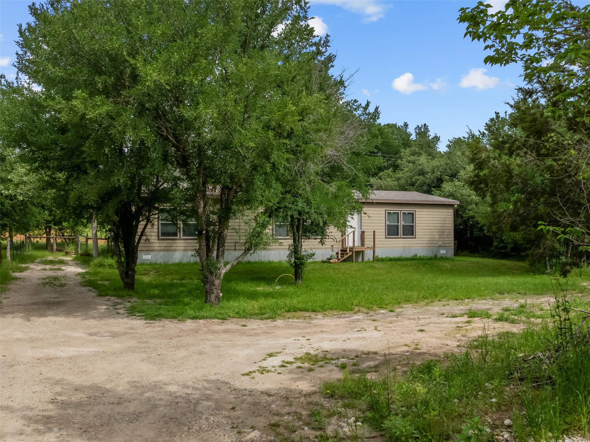 2518 River View Trail
