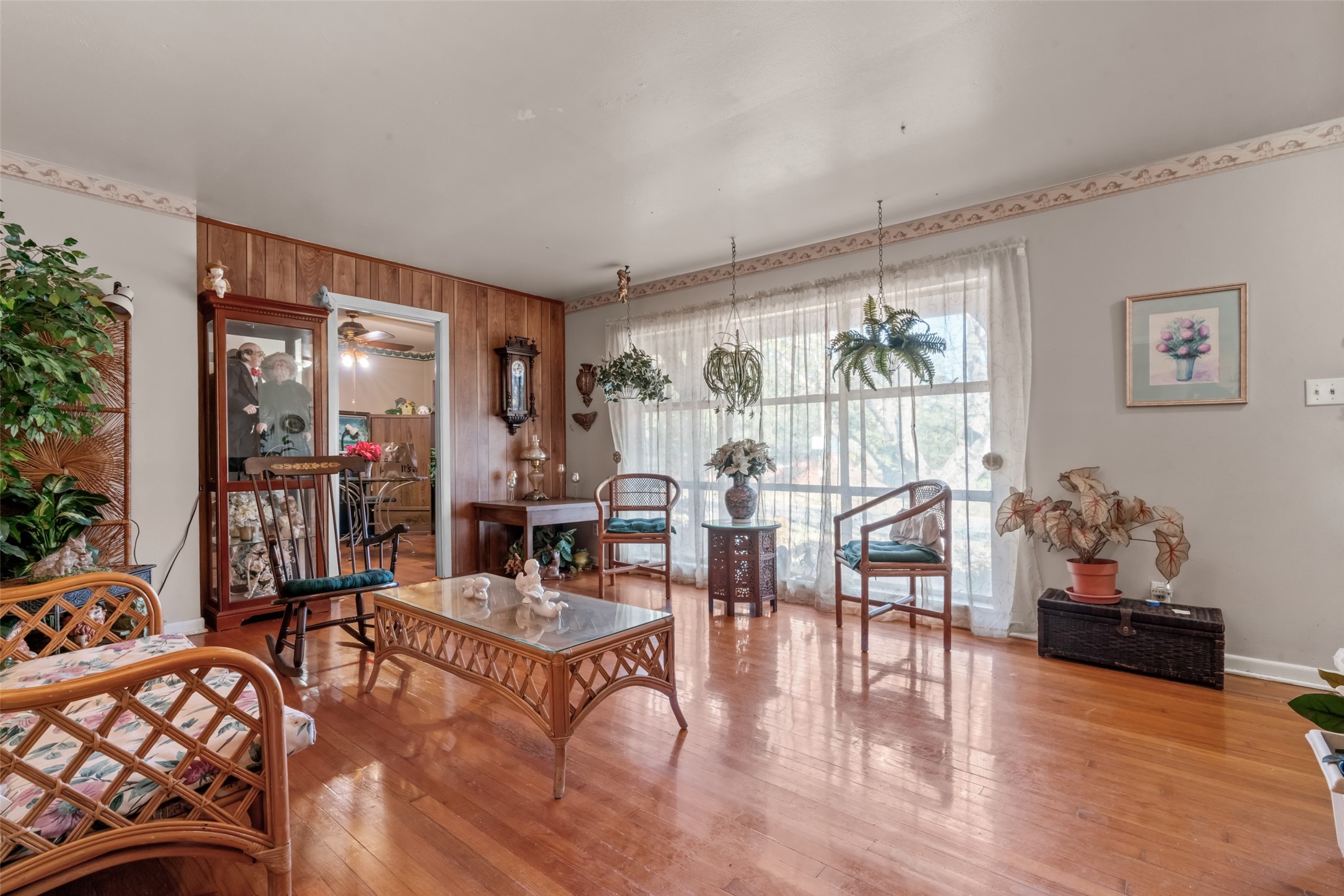 545 Hurstview Drive