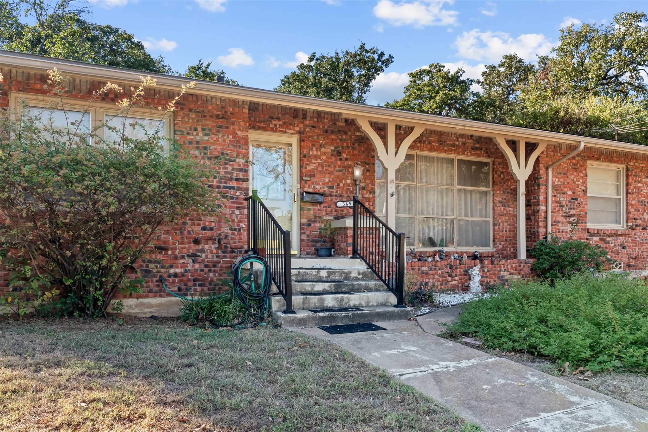 545 Hurstview Drive