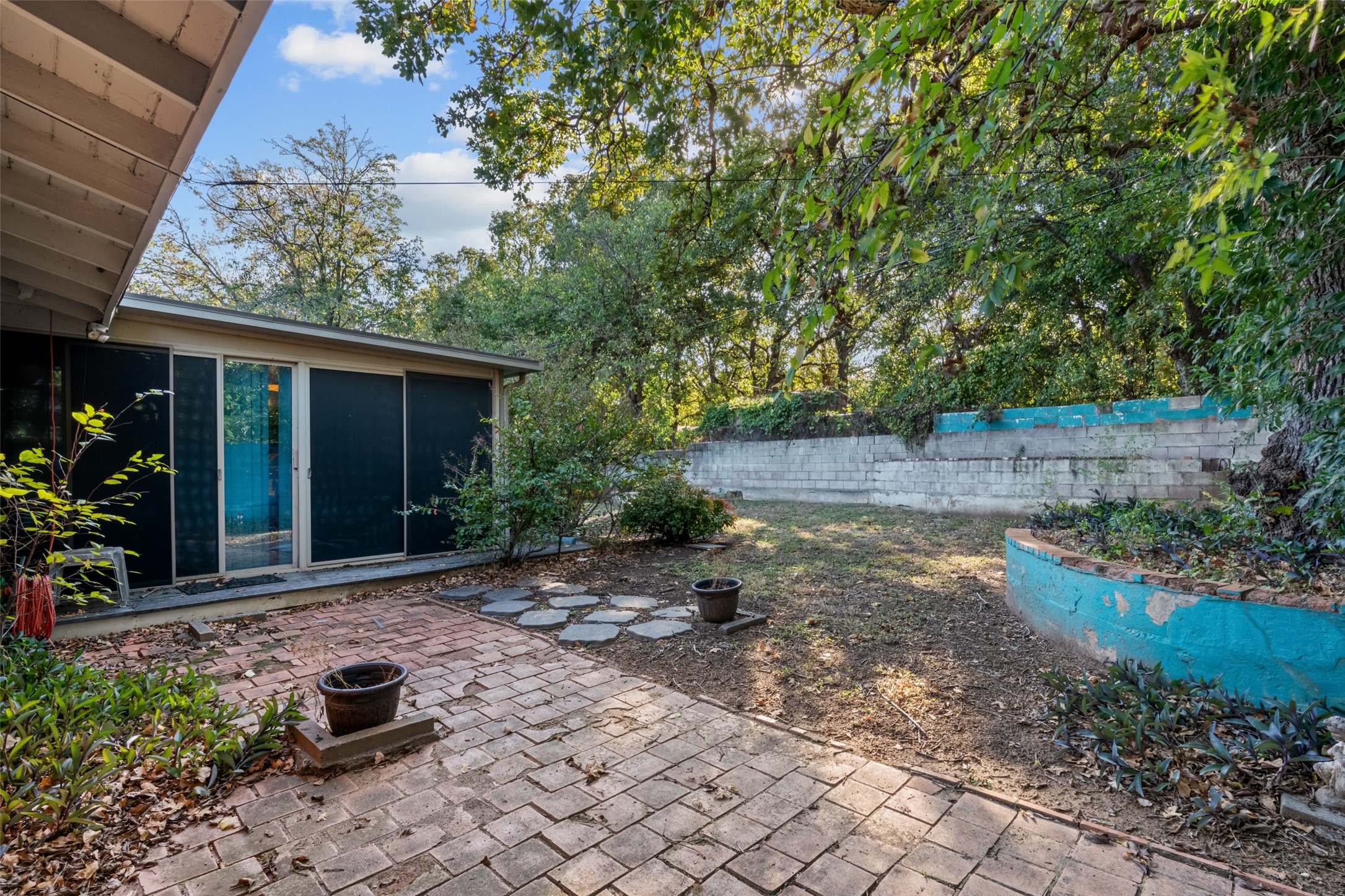 545 Hurstview Drive
