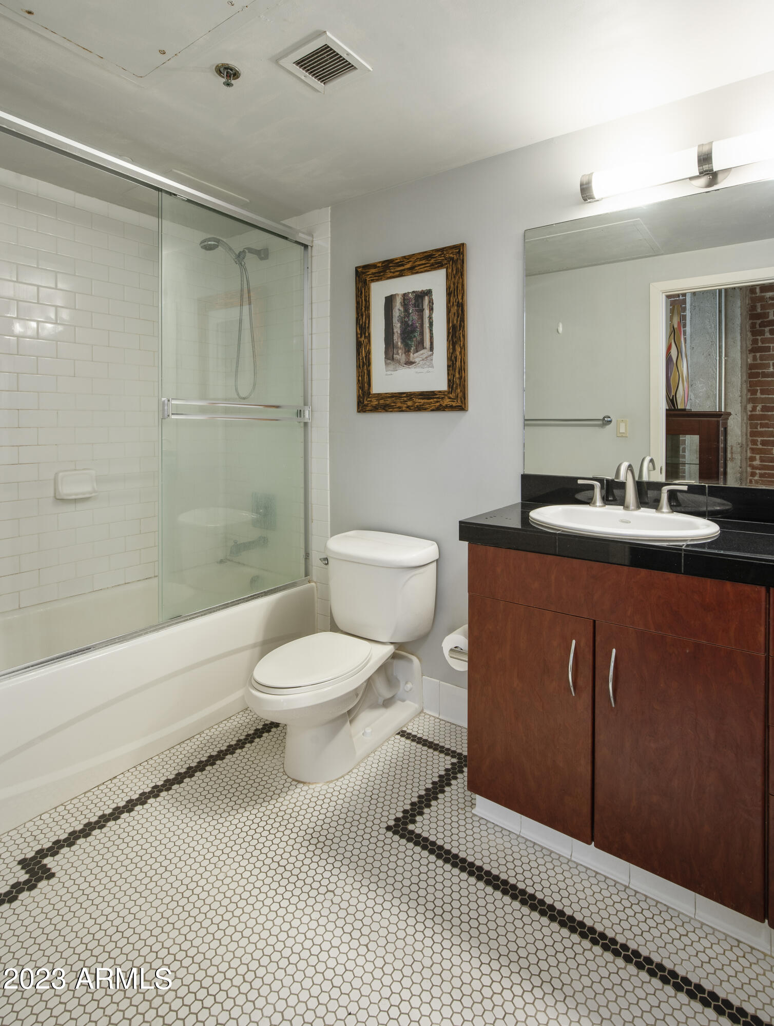 114 W ADAMS Street, 407