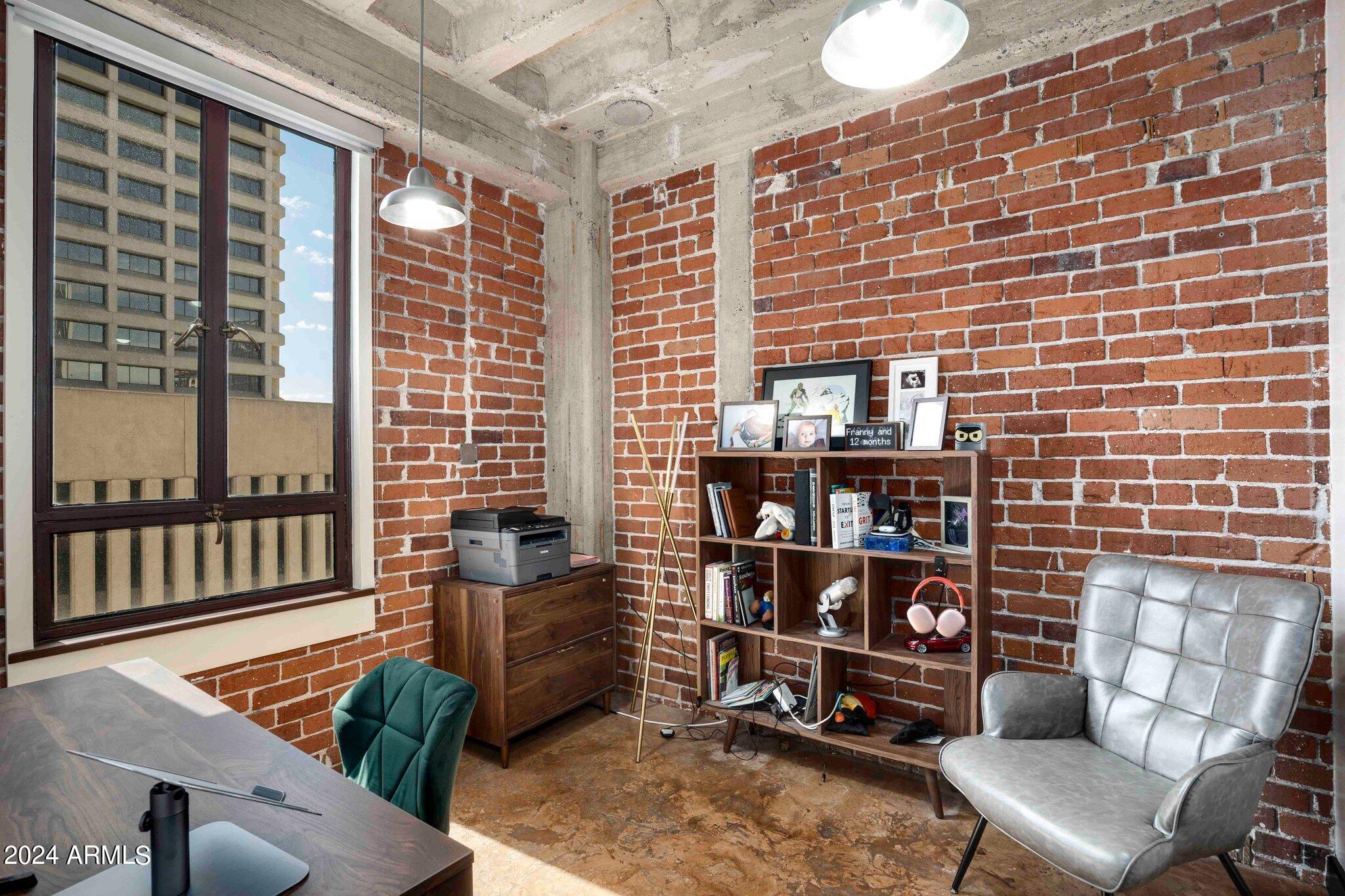 114 W ADAMS Street 808