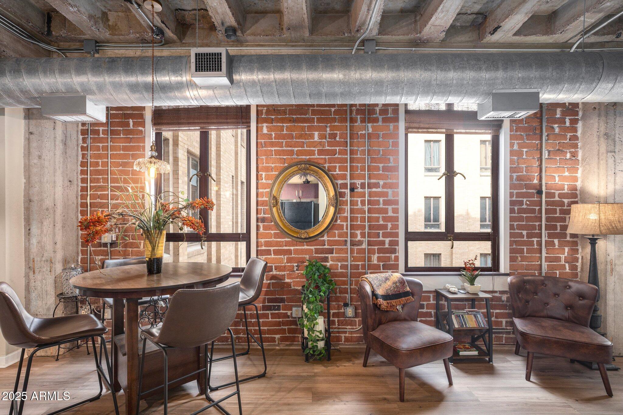 114 W ADAMS Street 807