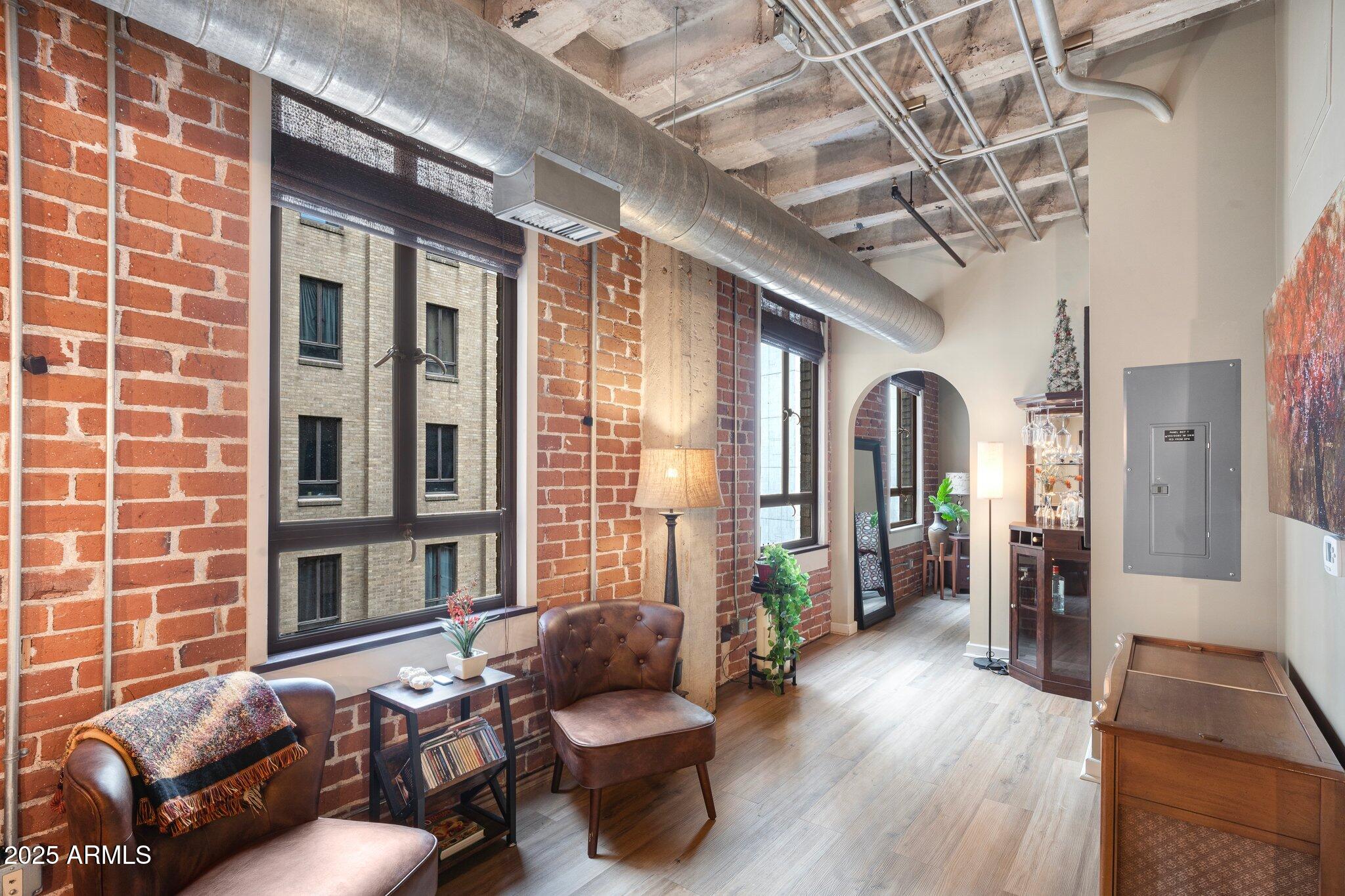 114 W ADAMS Street 807