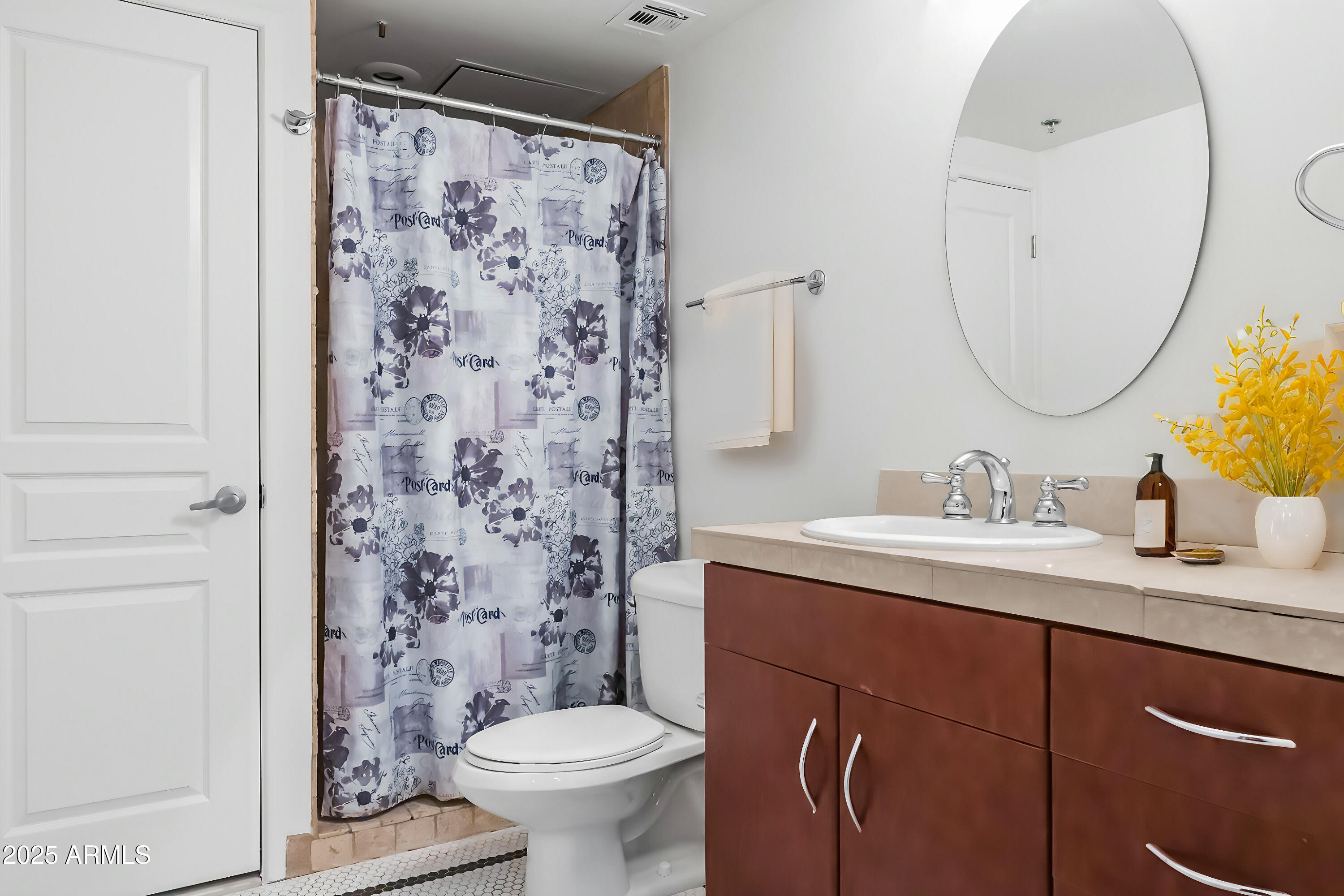 114 W ADAMS Street 607