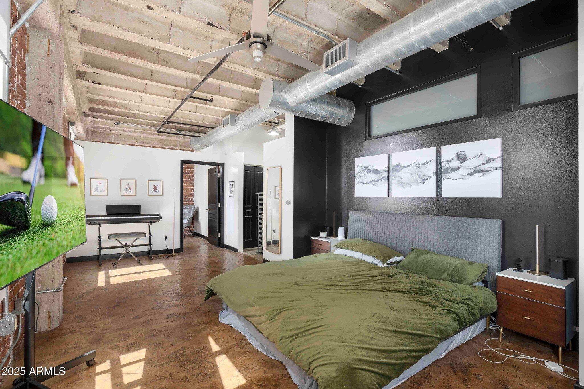 114 W ADAMS Street 808