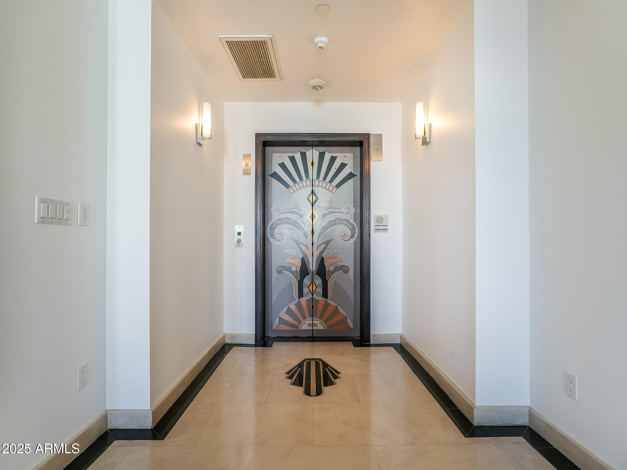 114 W ADAMS Street PH