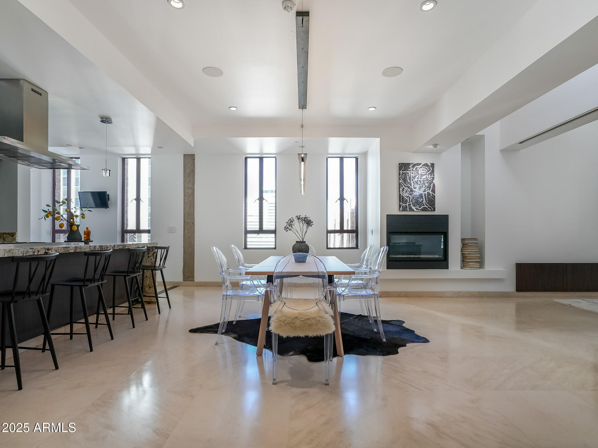 114 W ADAMS Street PH