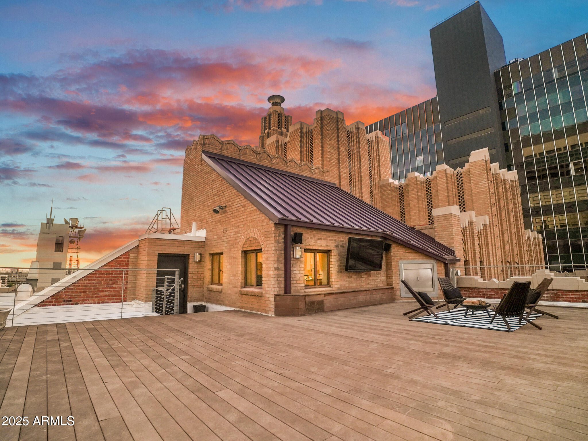 114 W ADAMS Street PH