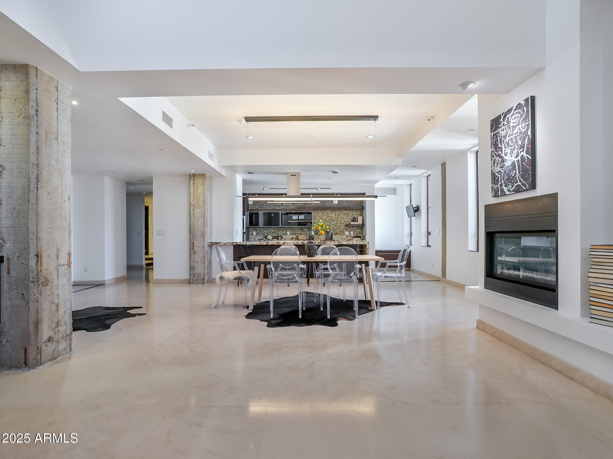 114 W ADAMS Street PH