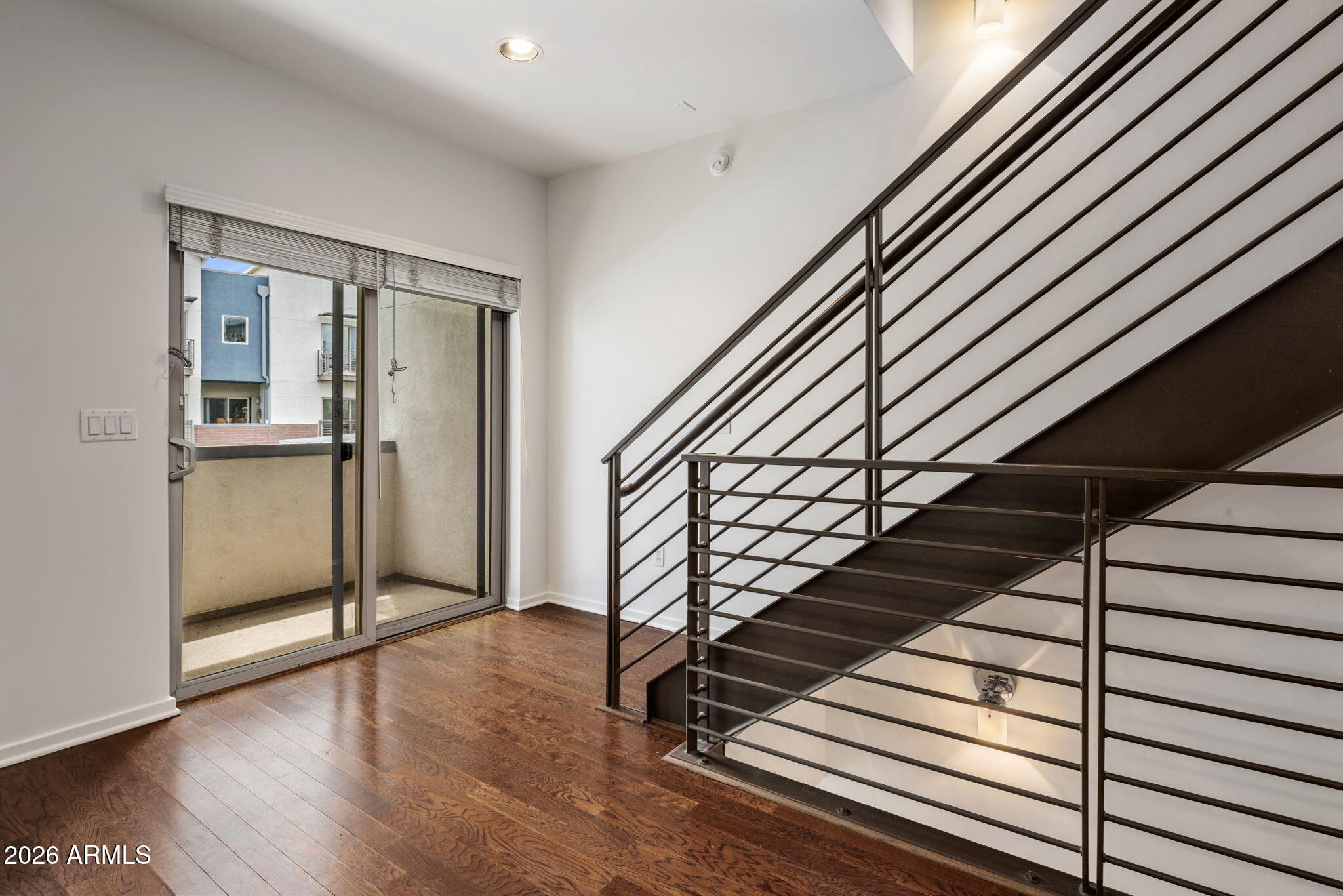 525 W LAKESIDE Drive 141