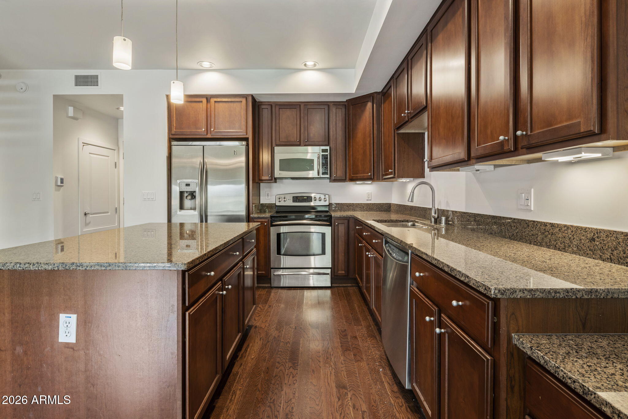 525 W LAKESIDE Drive 141