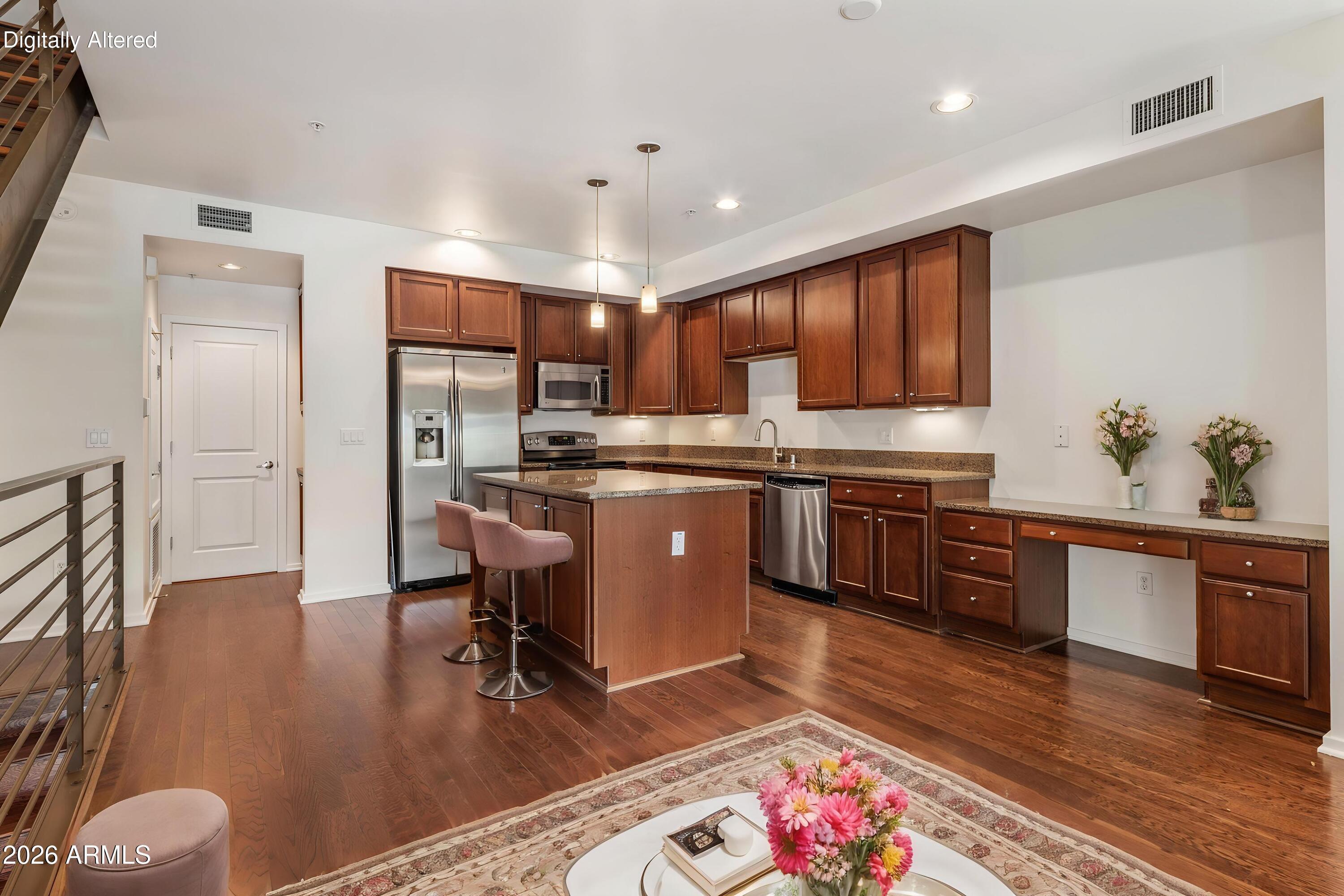 525 W LAKESIDE Drive 141