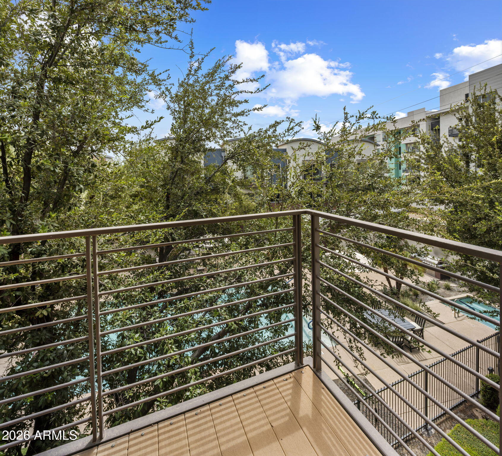525 W LAKESIDE Drive 141