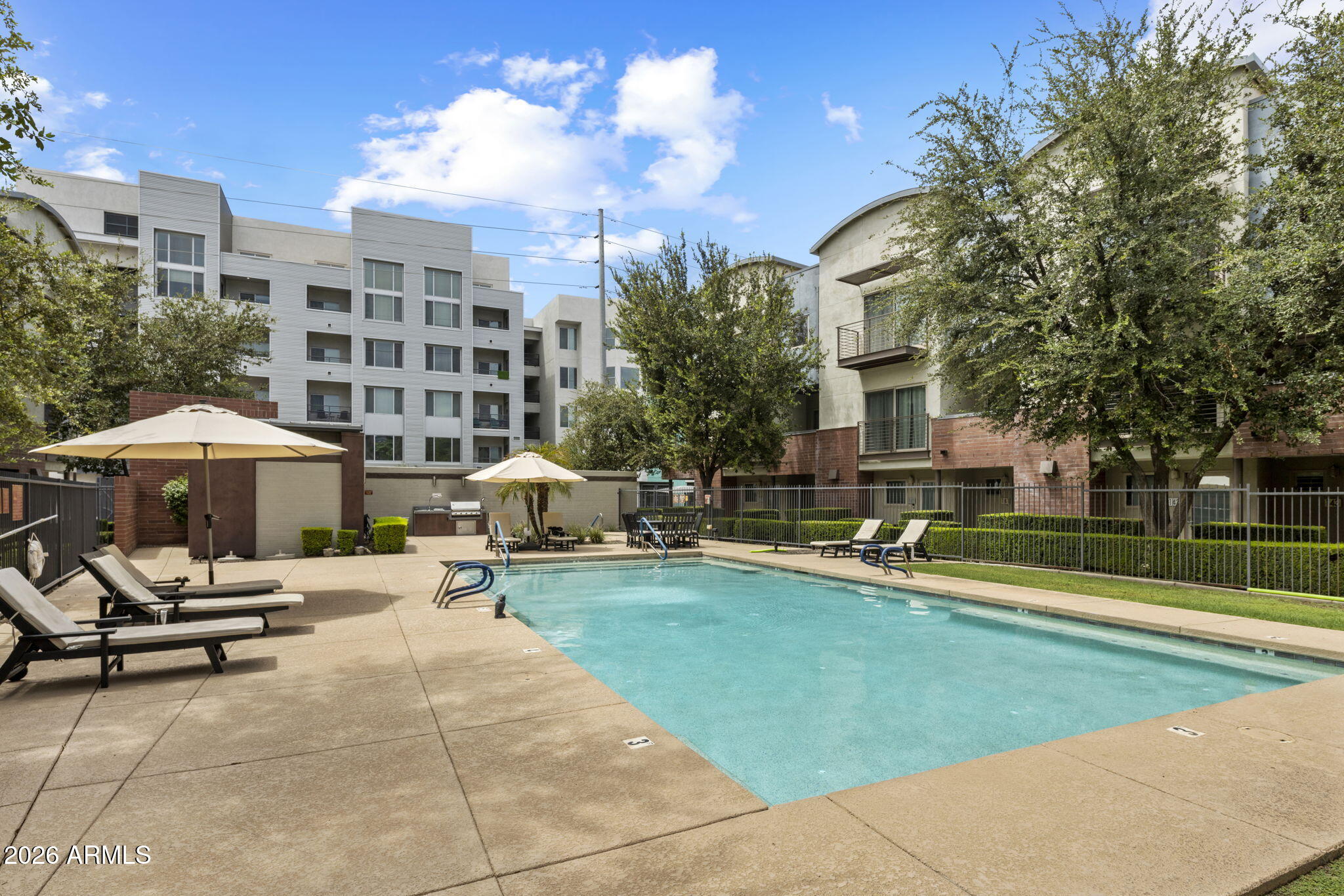 525 W LAKESIDE Drive 141