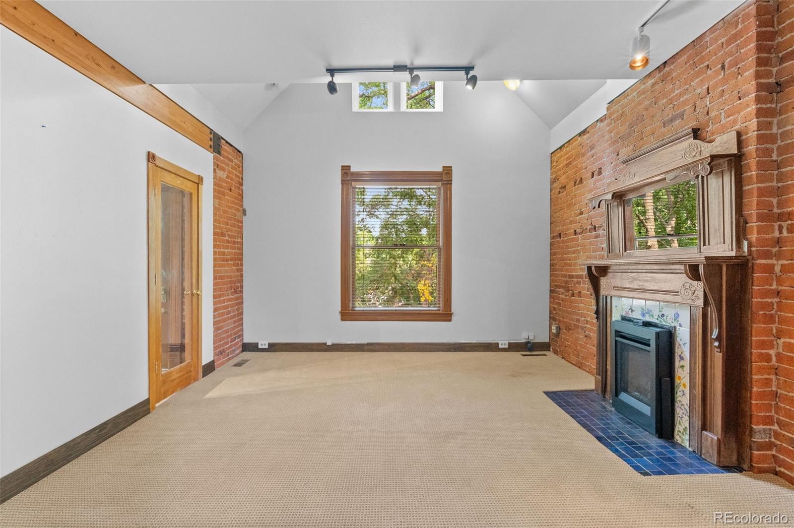 1629 N Downing Street