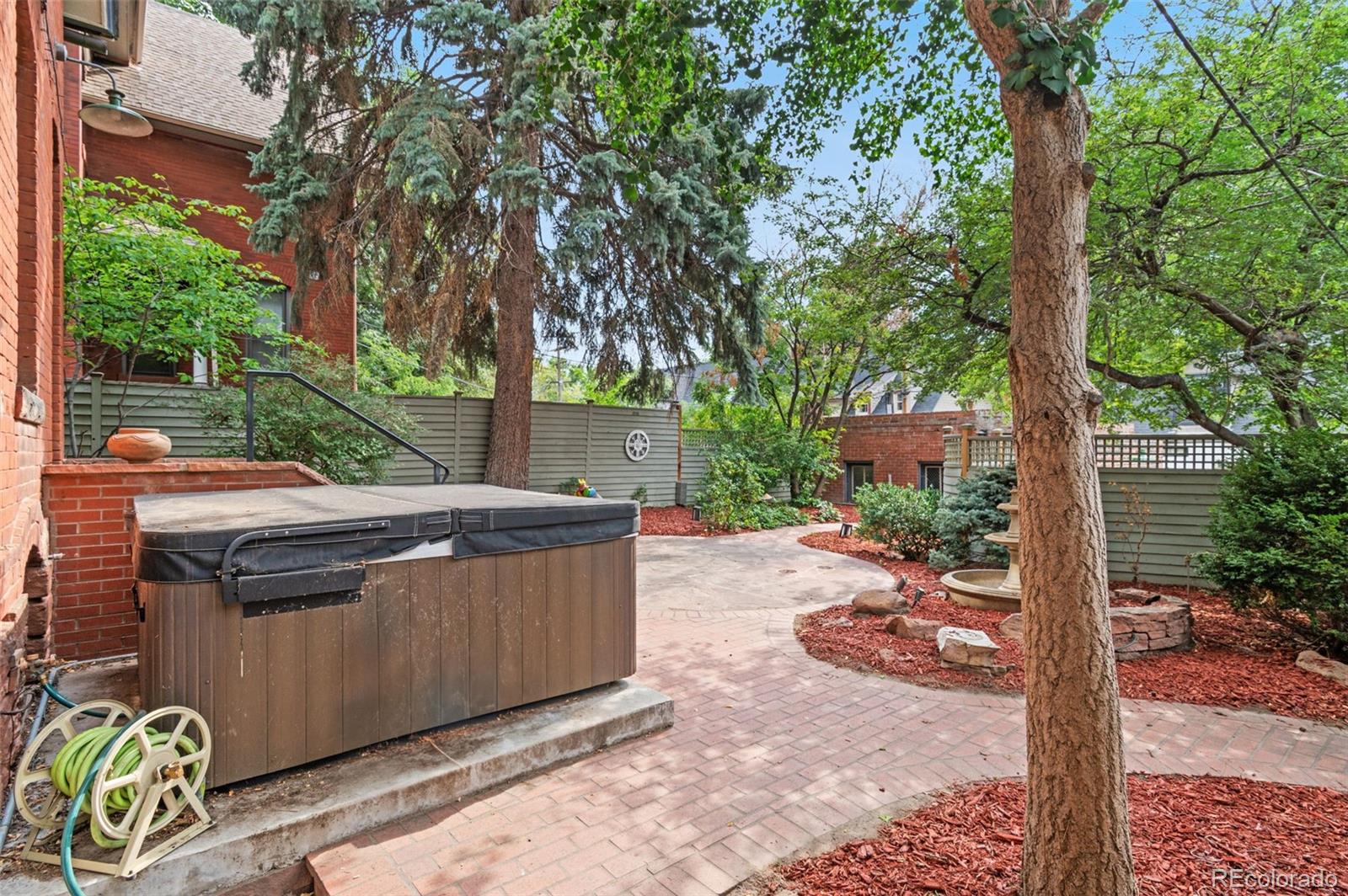 1629 N Downing Street