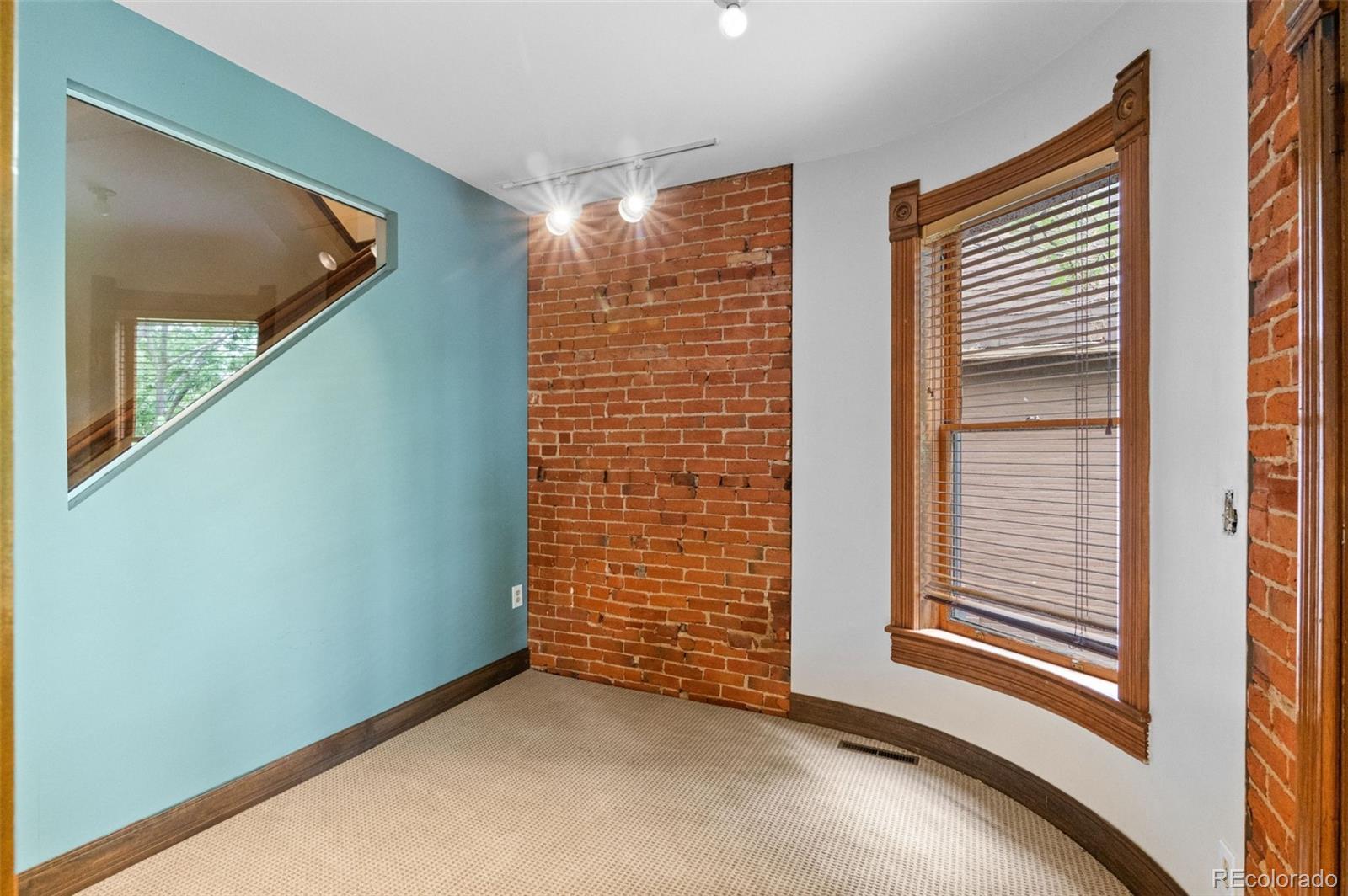 1629 N Downing Street