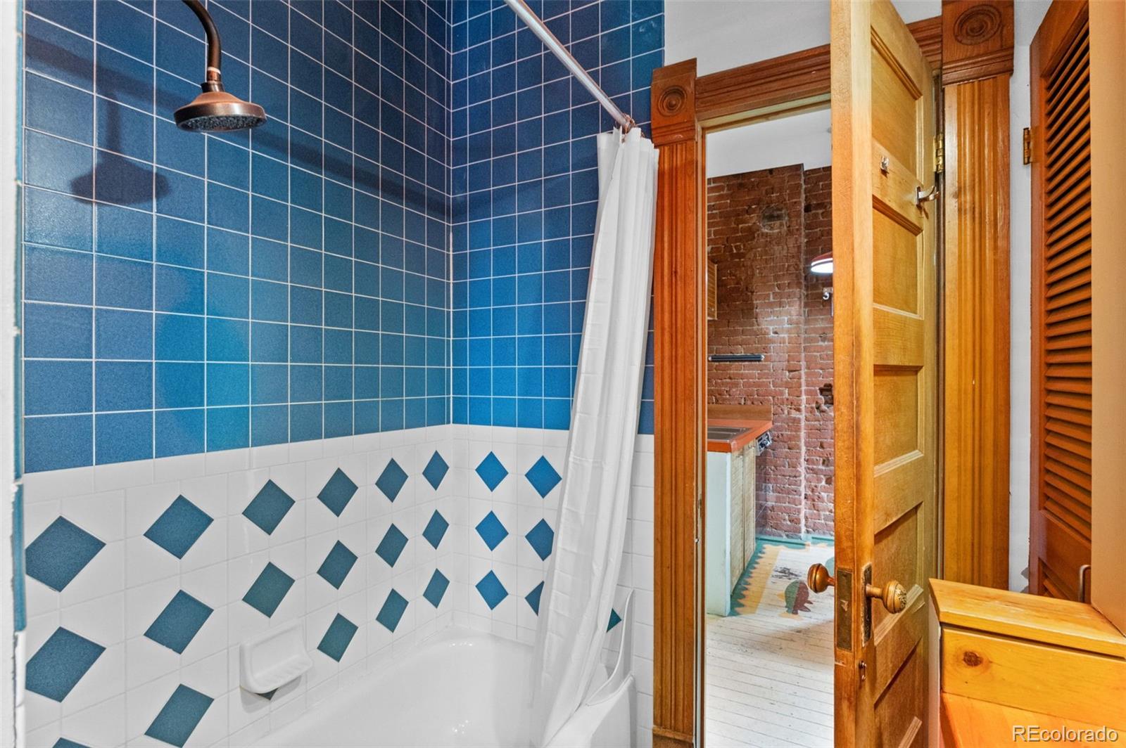 1629 N Downing Street