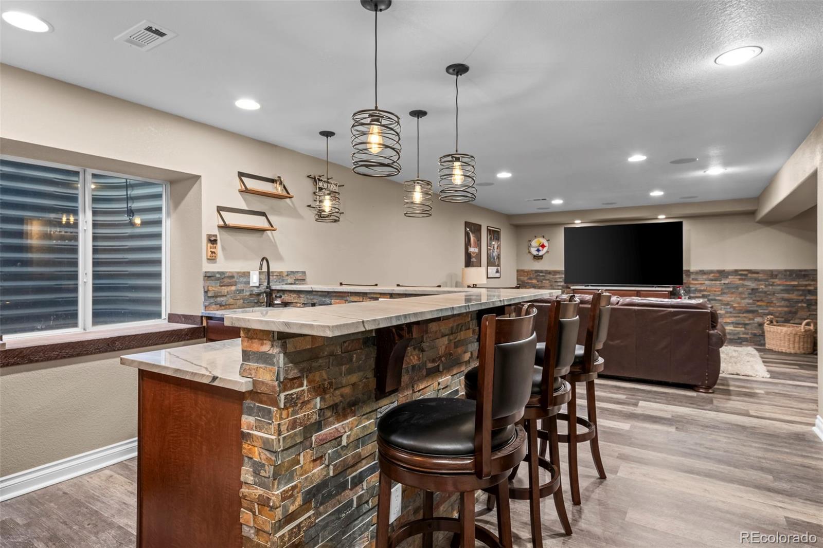 5565 Southwind Circle