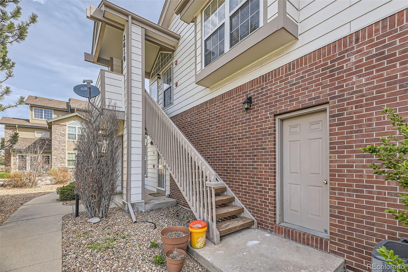 3010 W Prentice Avenue Unit: J