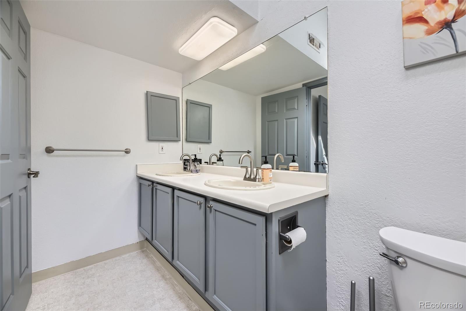 3010 W Prentice Avenue Unit: J