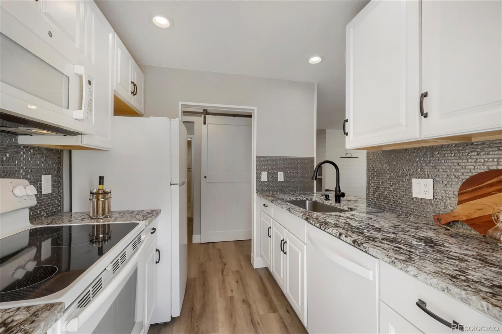 532 Oakwood Drive Unit: B101