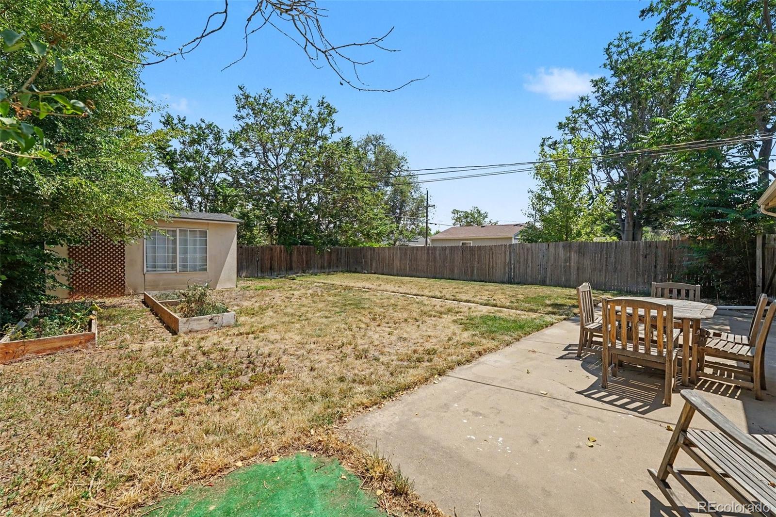 2832 Pontiac Street
