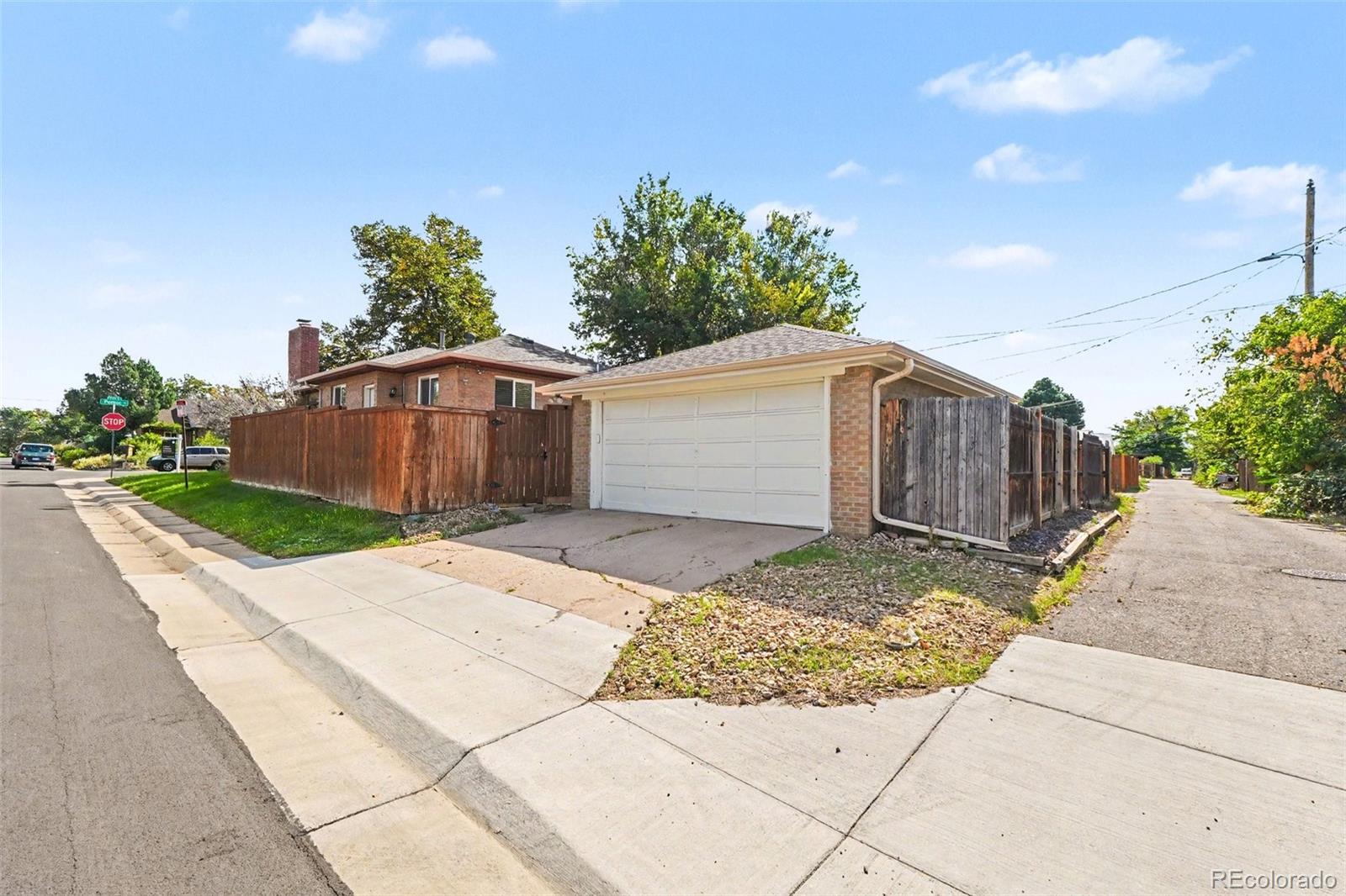 2395 Pontiac Street