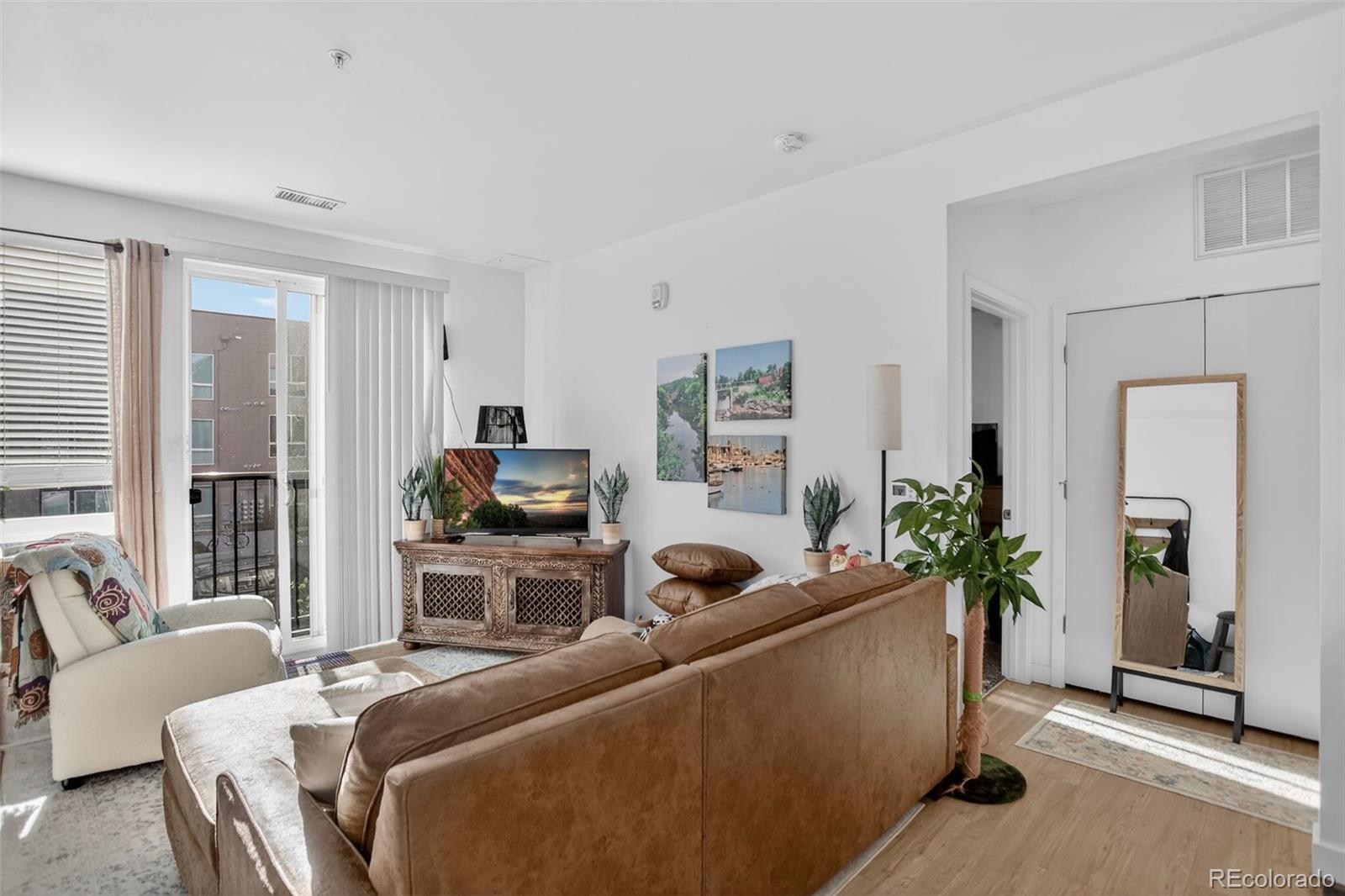 8475 E 36th Avenue Unit: 221