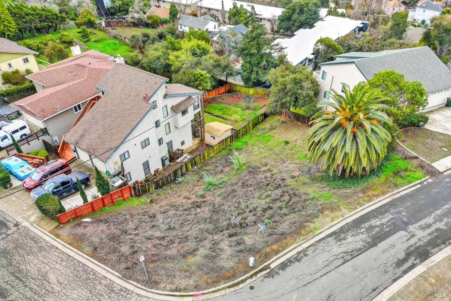 100 W Baxter St