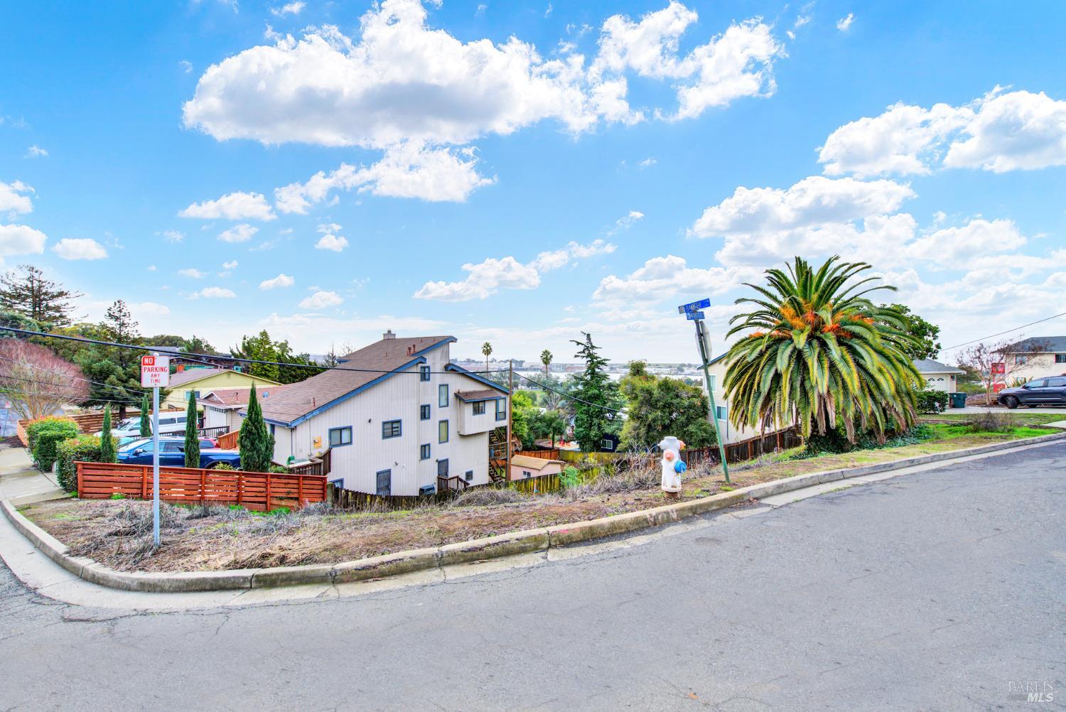 100 W Baxter St