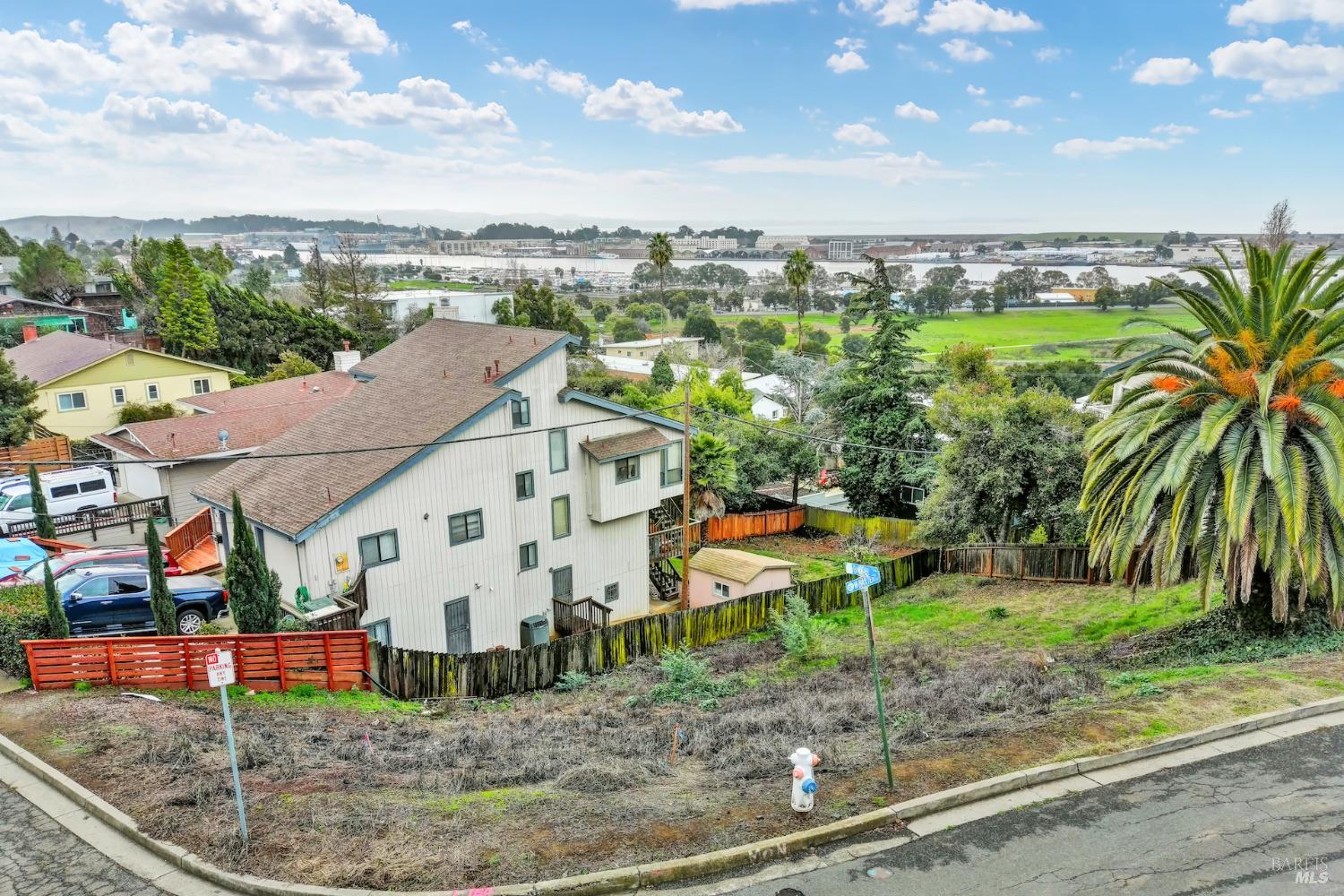 100 W Baxter St