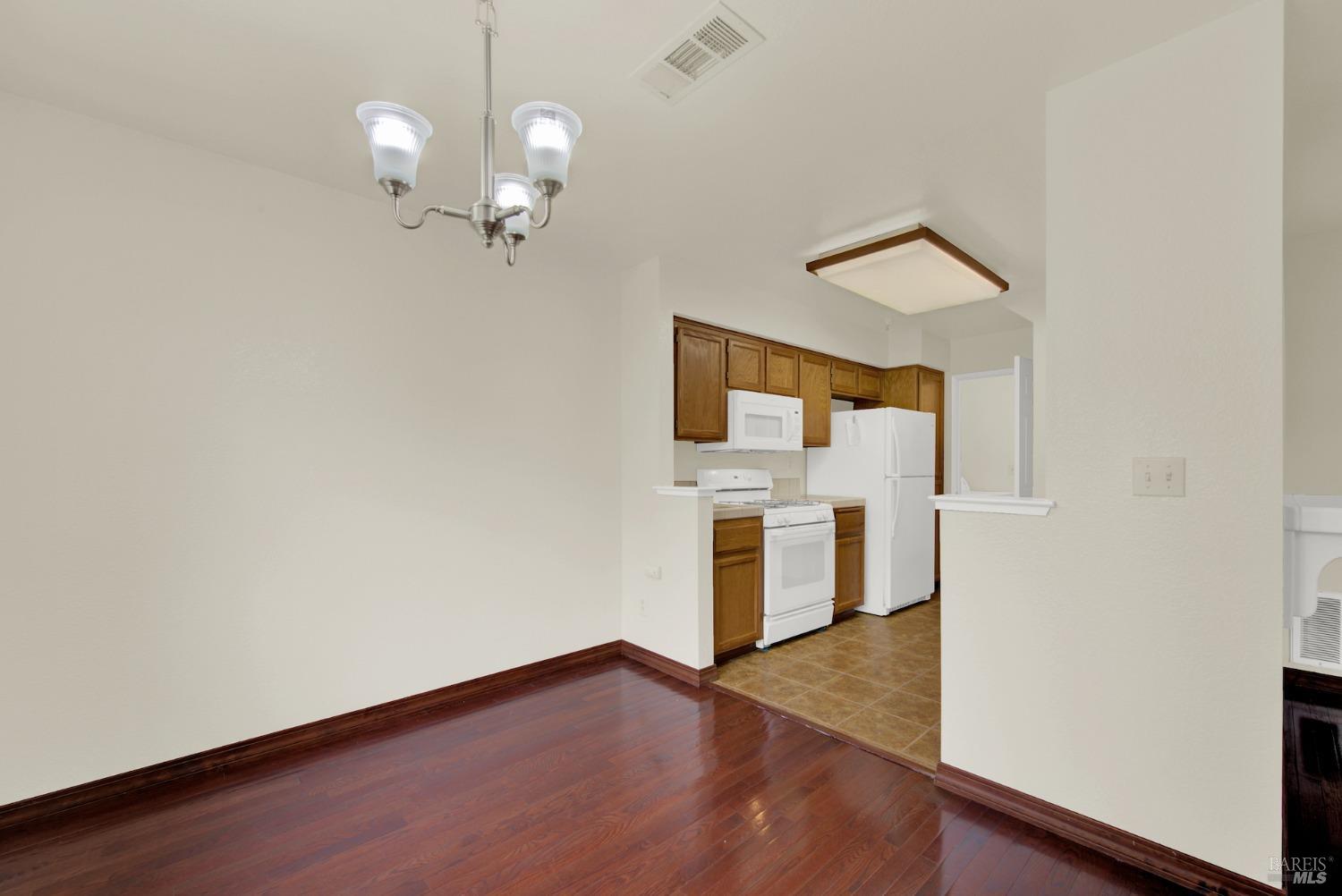 118 Brogan Ct