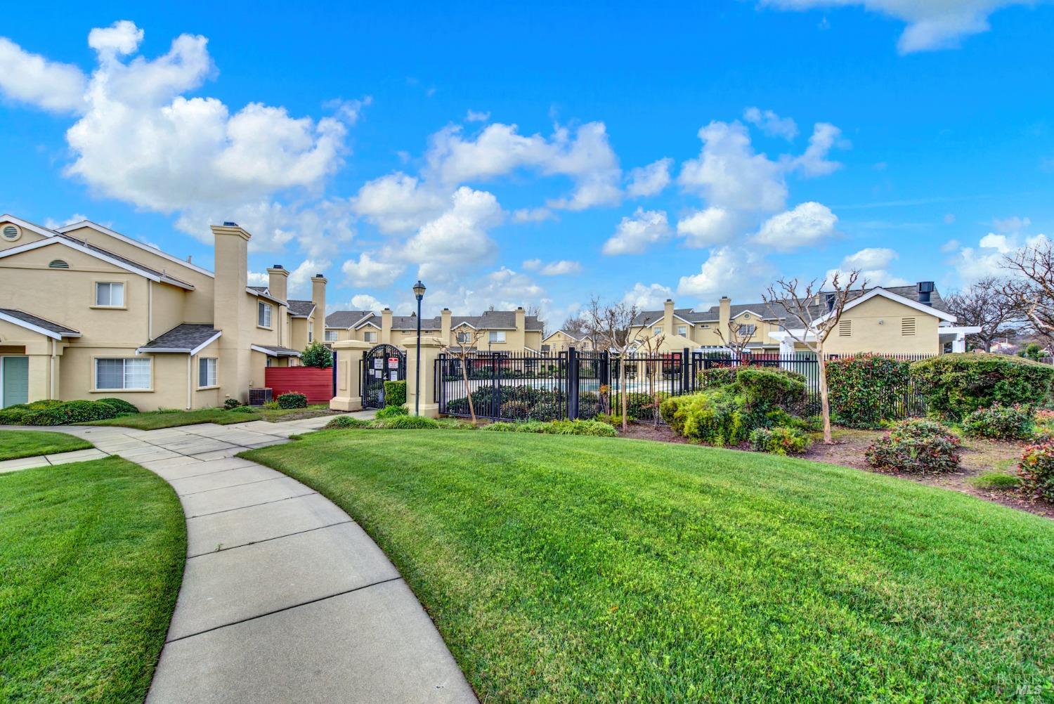 118 Brogan Ct