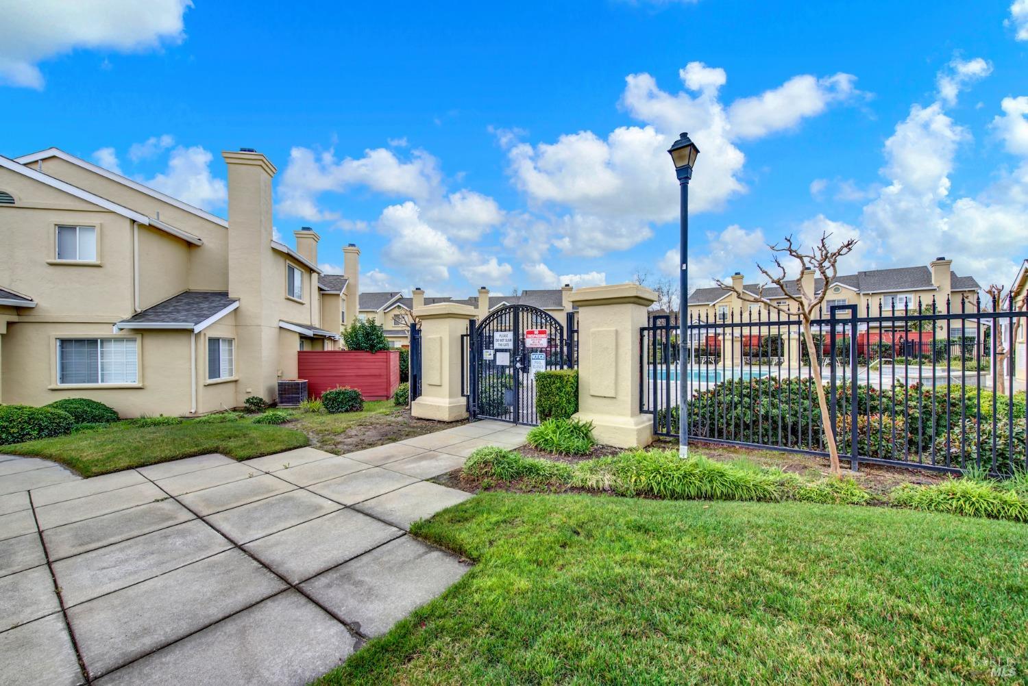 118 Brogan Ct