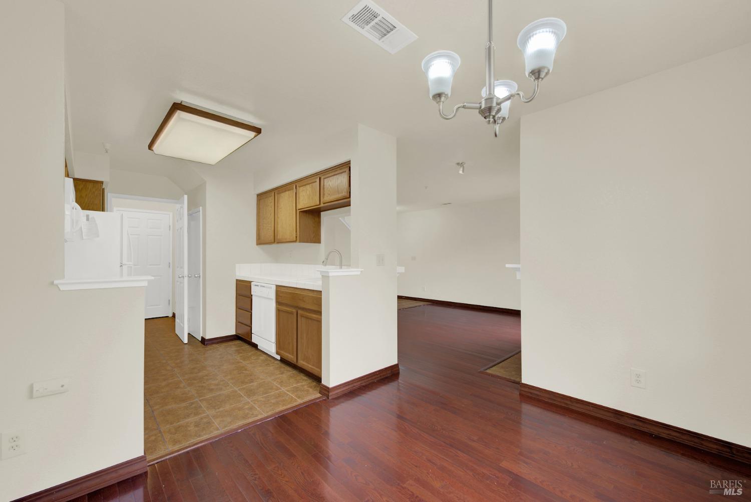 118 Brogan Ct