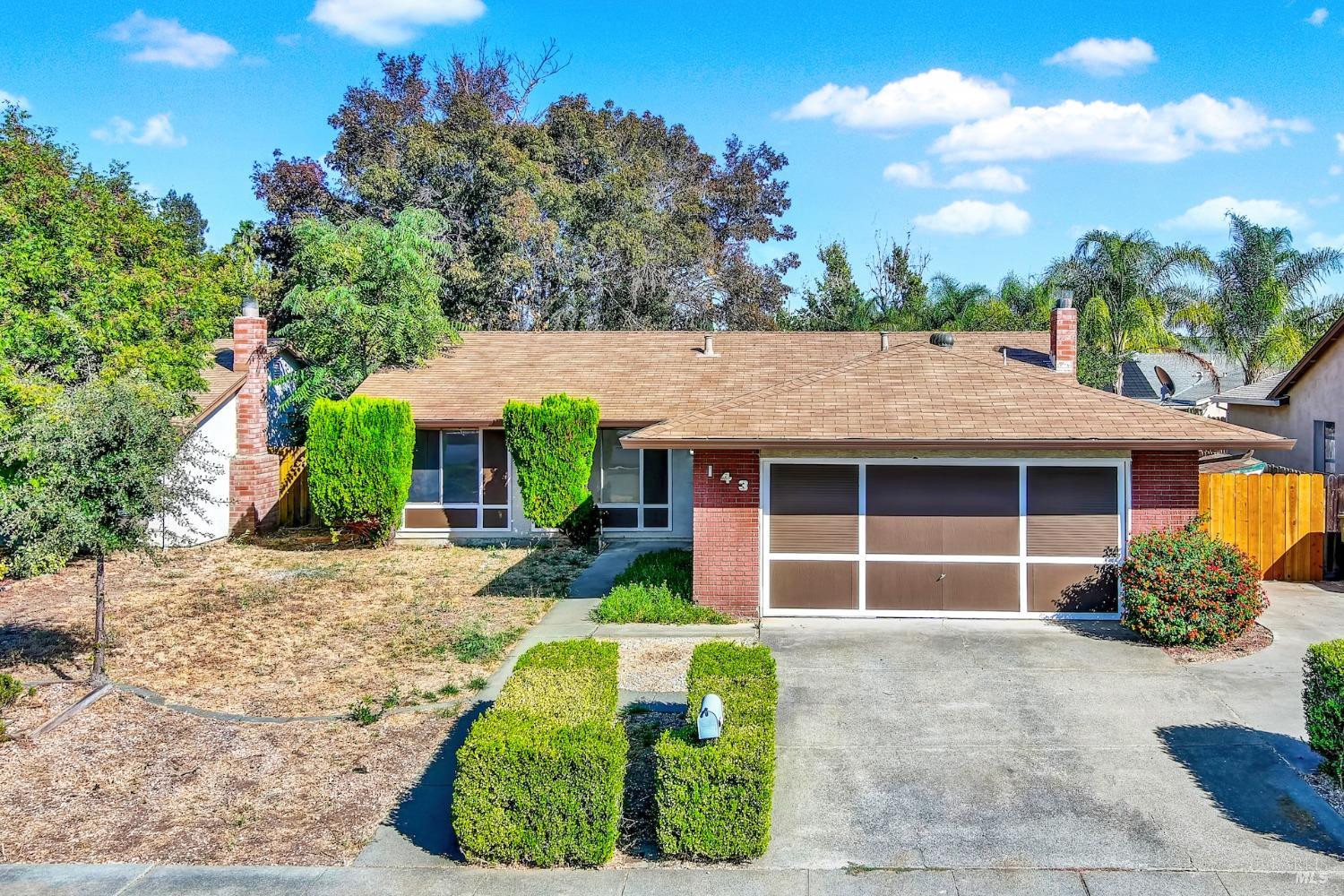 143 Edwin Dr