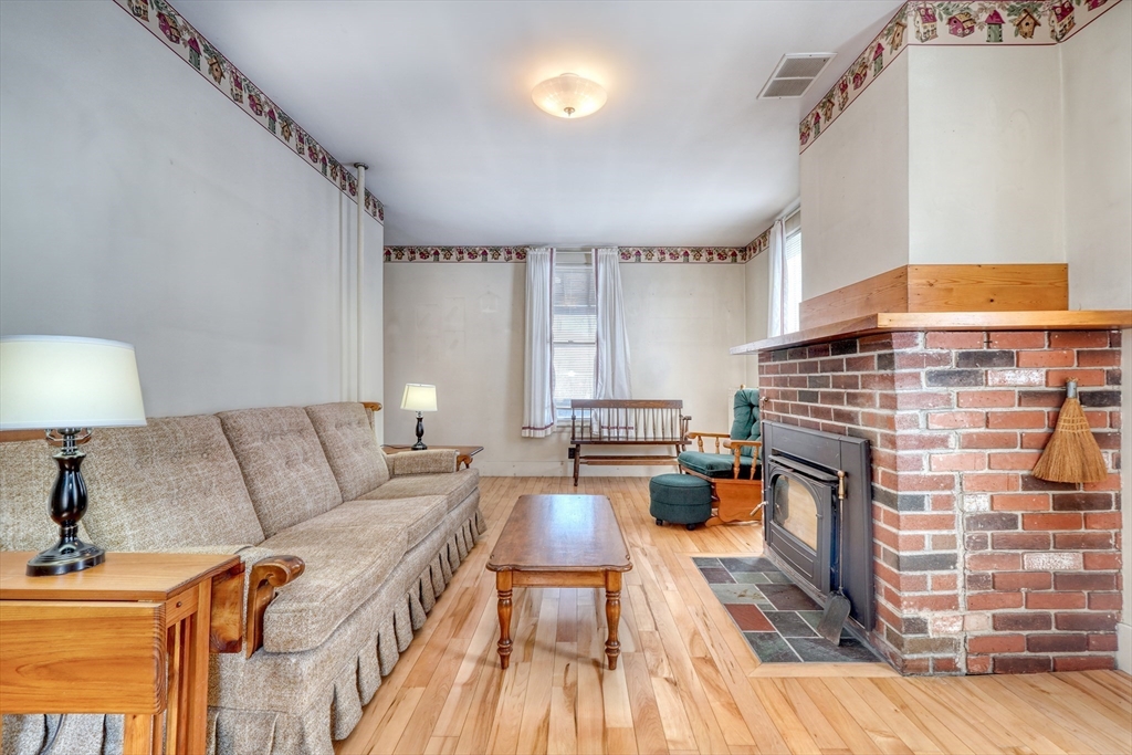 263 West Wyoming Avenue