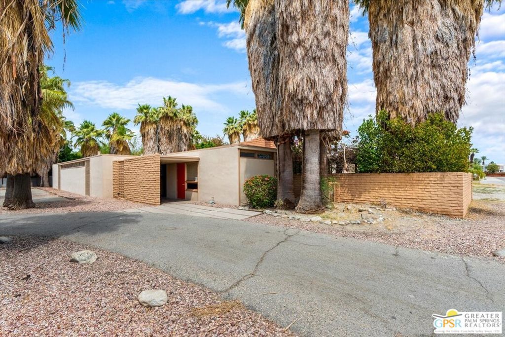 490 S Compadre Road