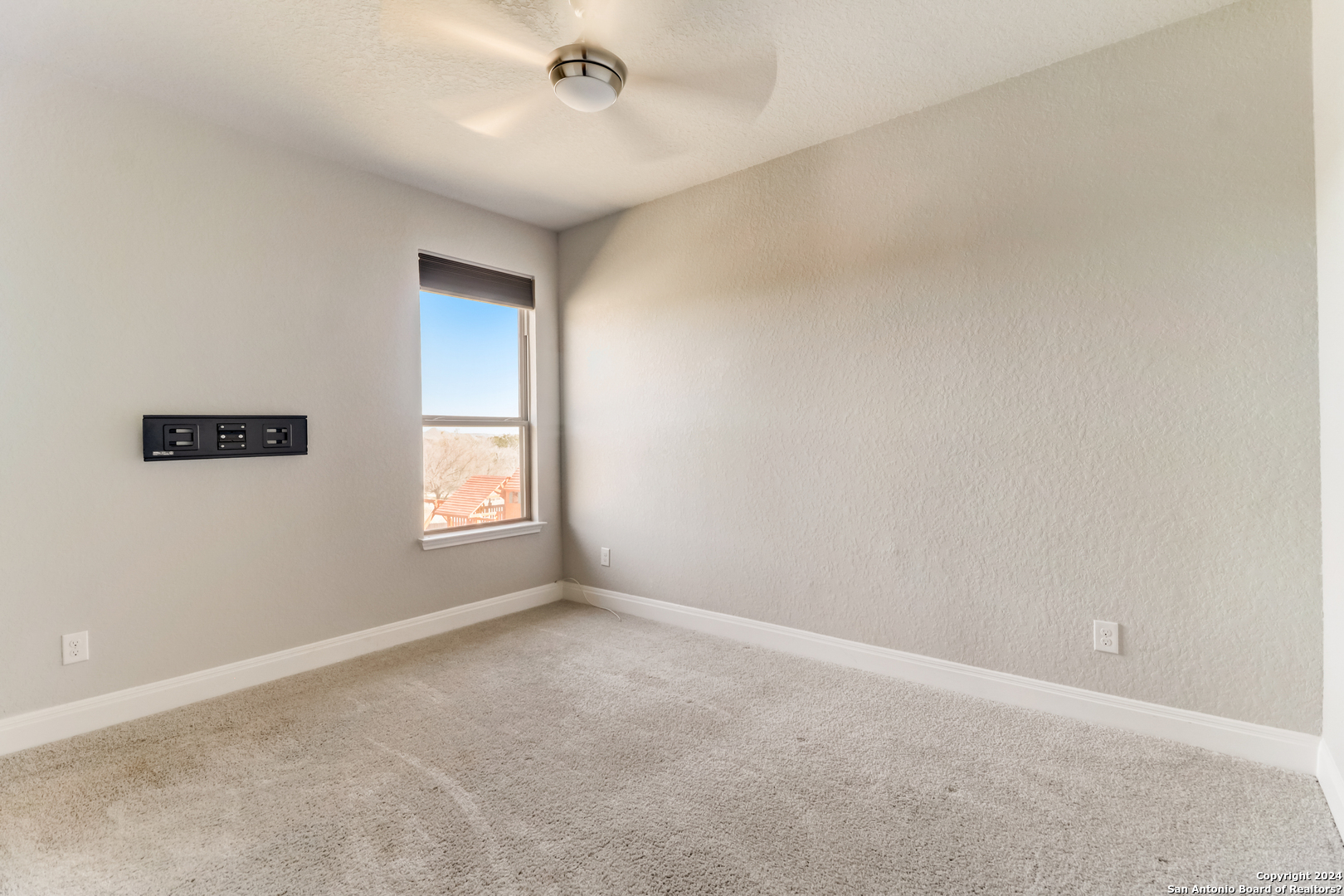 9140 Pepperton Ln