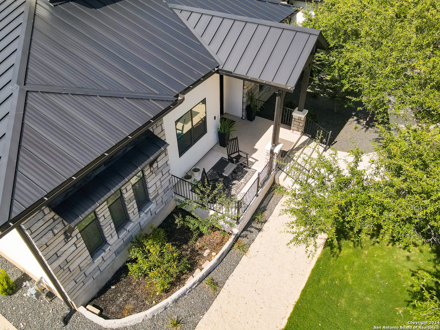 958 MAXIMINO RIDGE RD